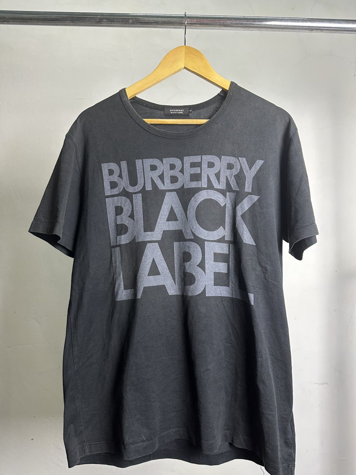 Burberry Burberry Black Label Spellout Tshirt Size US M / EU 48-50 / 2 - 7 Thumbnail