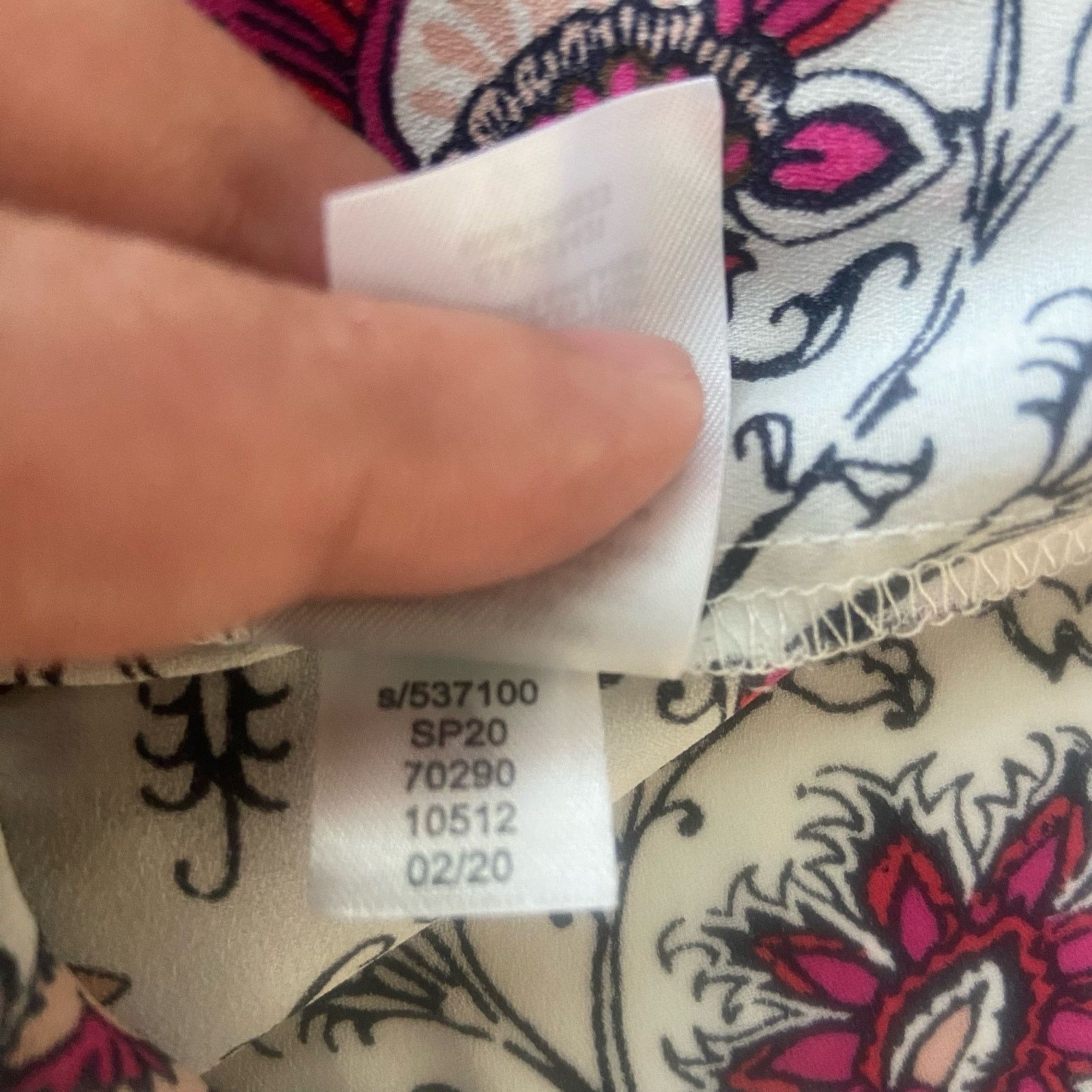Ann Taylor LOFT Women’s Tapestry Smocked Ruffle Blouse Size Medium Size M / US 6-8 / IT 42-44 - 8 Thumbnail