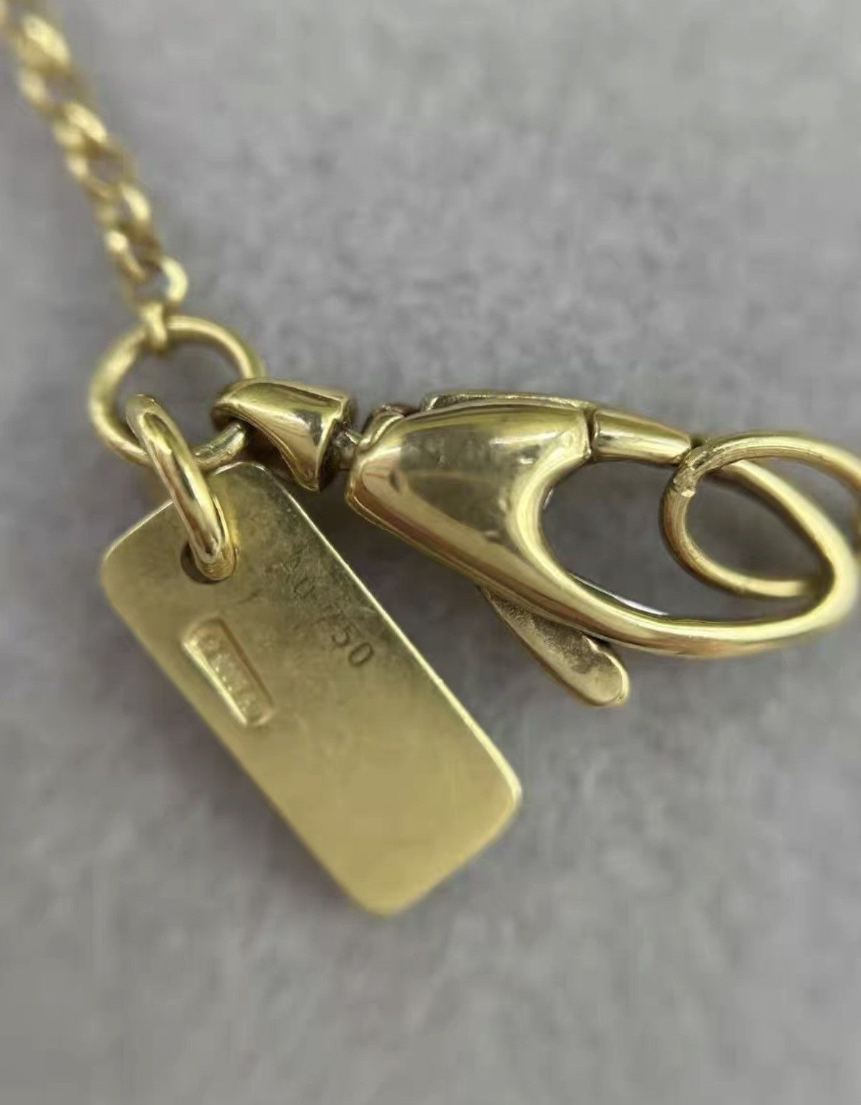 Gucci Gucci 18K gold necklace with hollow teardrop pendant J38 Size ONE SIZE - 4 Thumbnail
