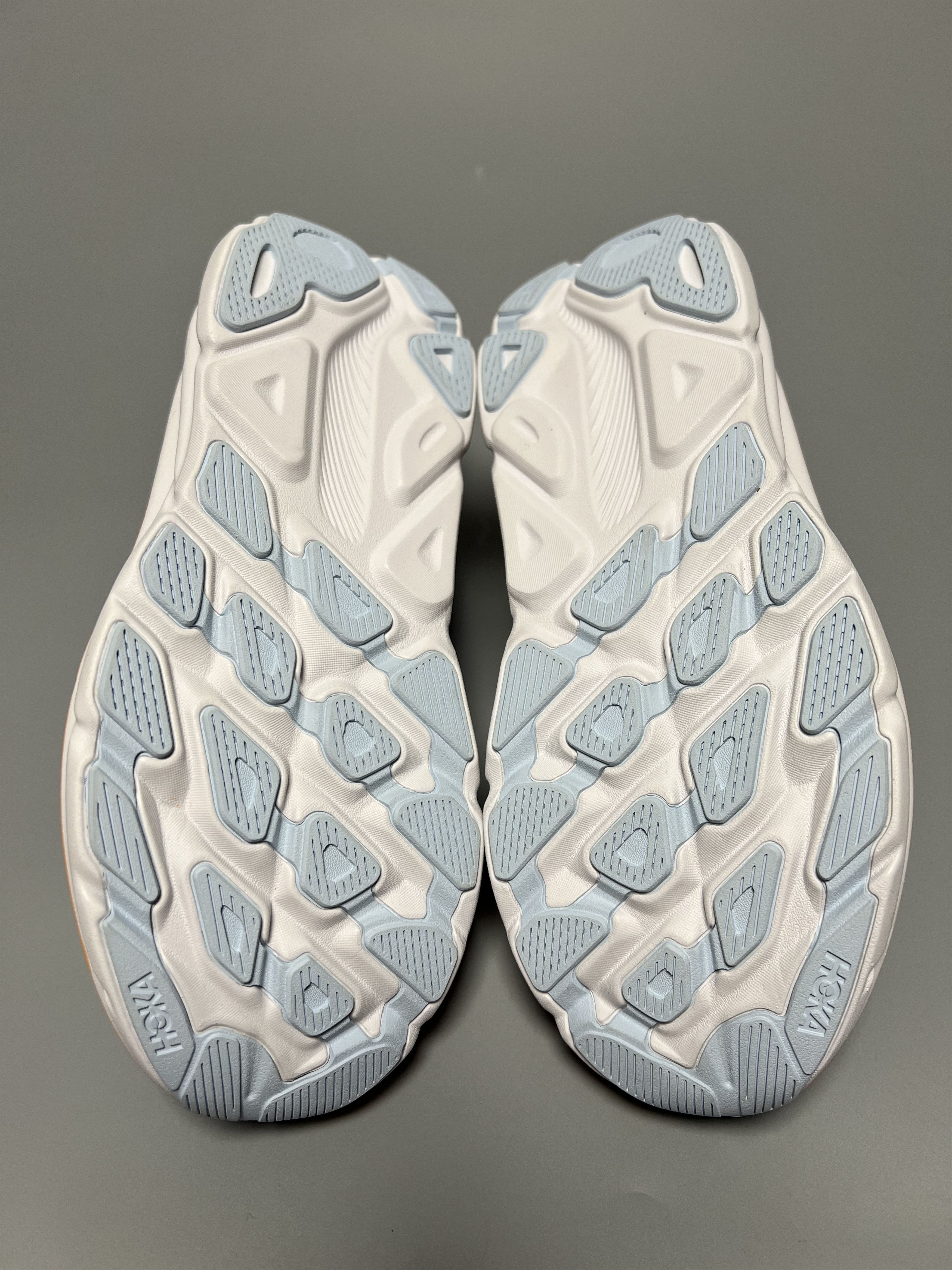 Hoka 7.5EE Hoka One One Clifton 9 Wide Running Shoes Walking Gym Size US 7.5 / EU 40-41 - 6 Thumbnail