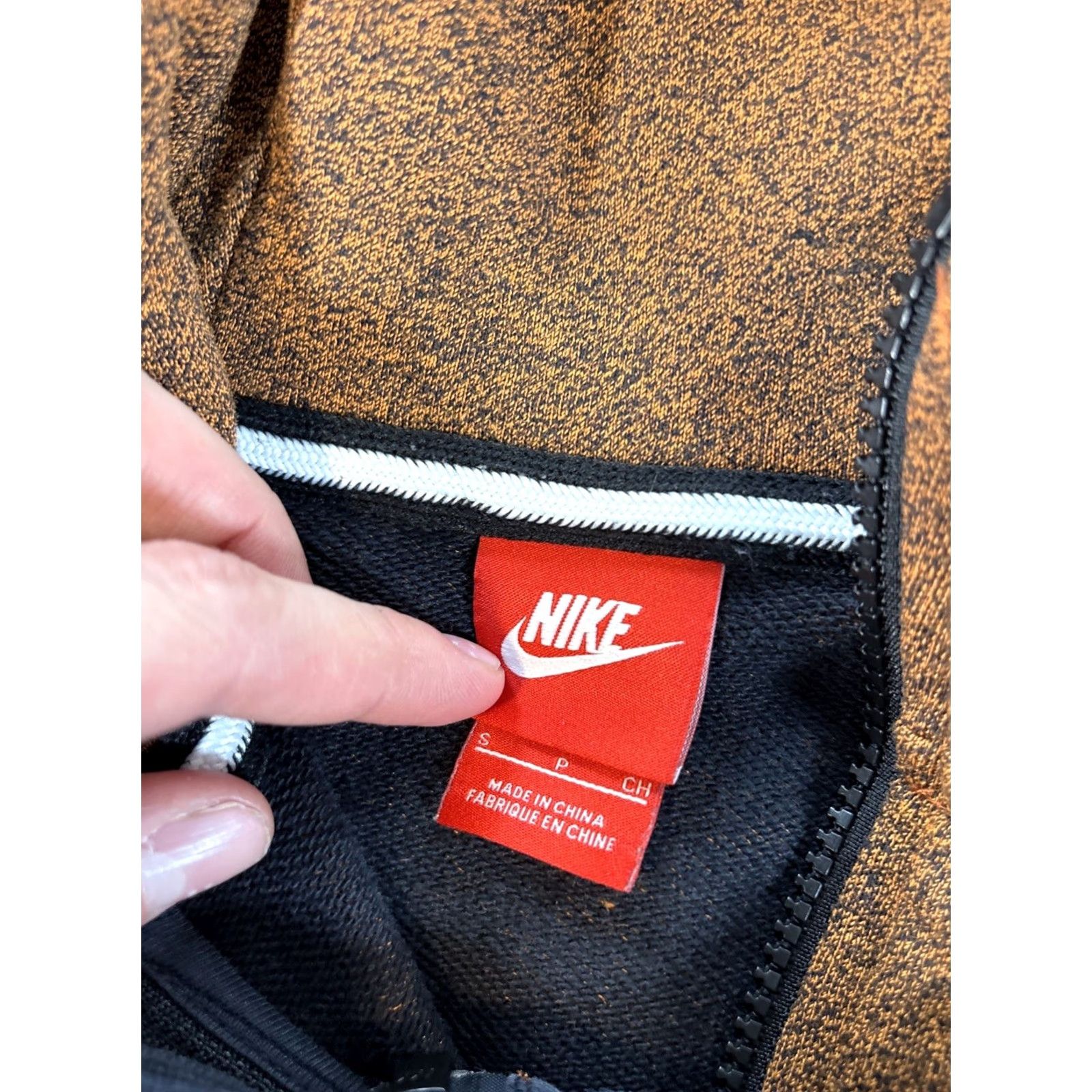 Nike Nike Sportswear Hoodie Mens Small Orange Pullover Hooded Logo Embroidered All Seasons Pocket x Size US S / EU 44-46 / 1 - 4 Thumbnail