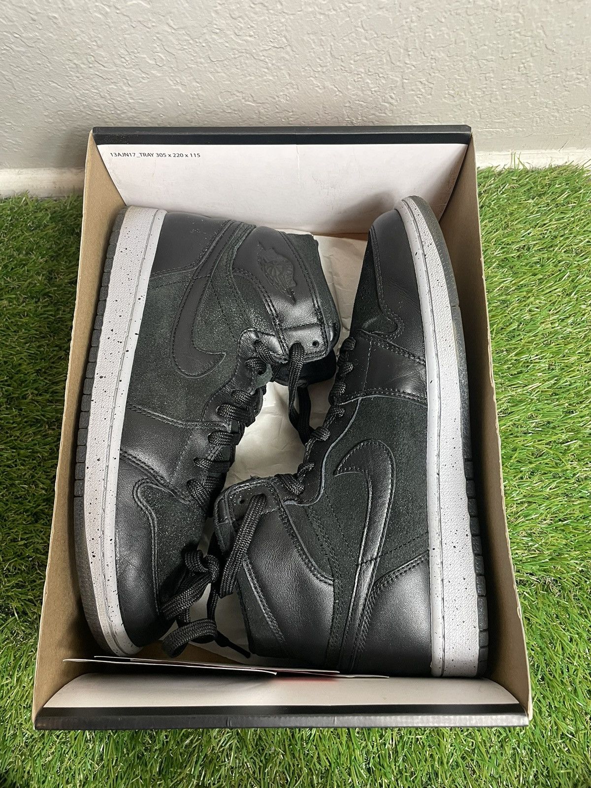 Nike AIR JORDAN 1 RETRO HIGH NYC 23NY BLACK 715060-002 Men 8 Size US 8 / EU 41 - 2 Thumbnail