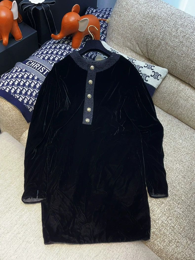 Chanel Chanel 20K Equestrian Series Black Gold Velvet Velvet Roun Size XS / US 0-2 / IT 36-38 - 2 Thumbnail