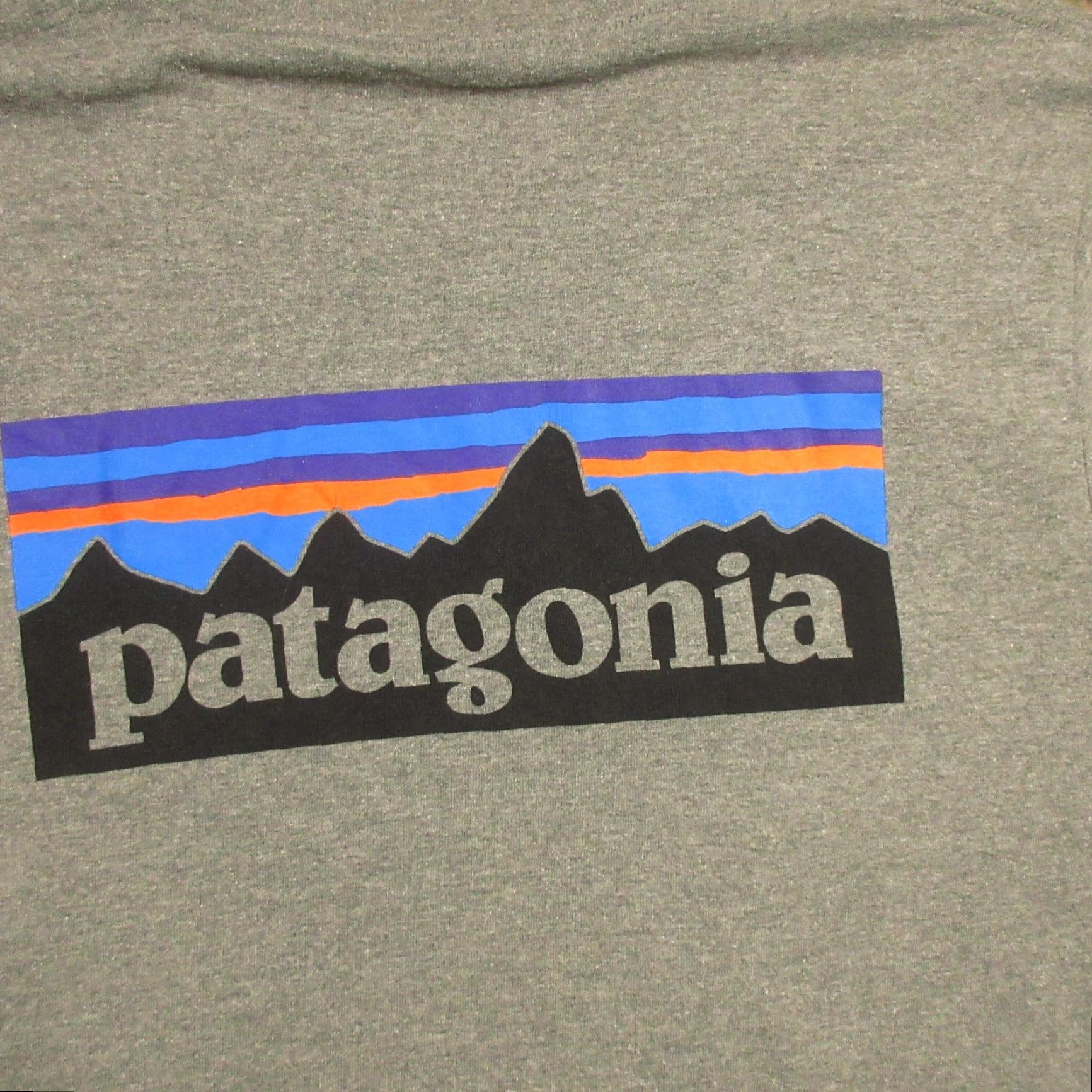 Patagonia Patagonia Shirt Mens M Long Sleeve Crew Logo All Seasons Outdoor Easy Care Gray Cotton Blend T-Shirt 2010-2019 Size US M / EU 48-50 / 2 - 5 Thumbnail