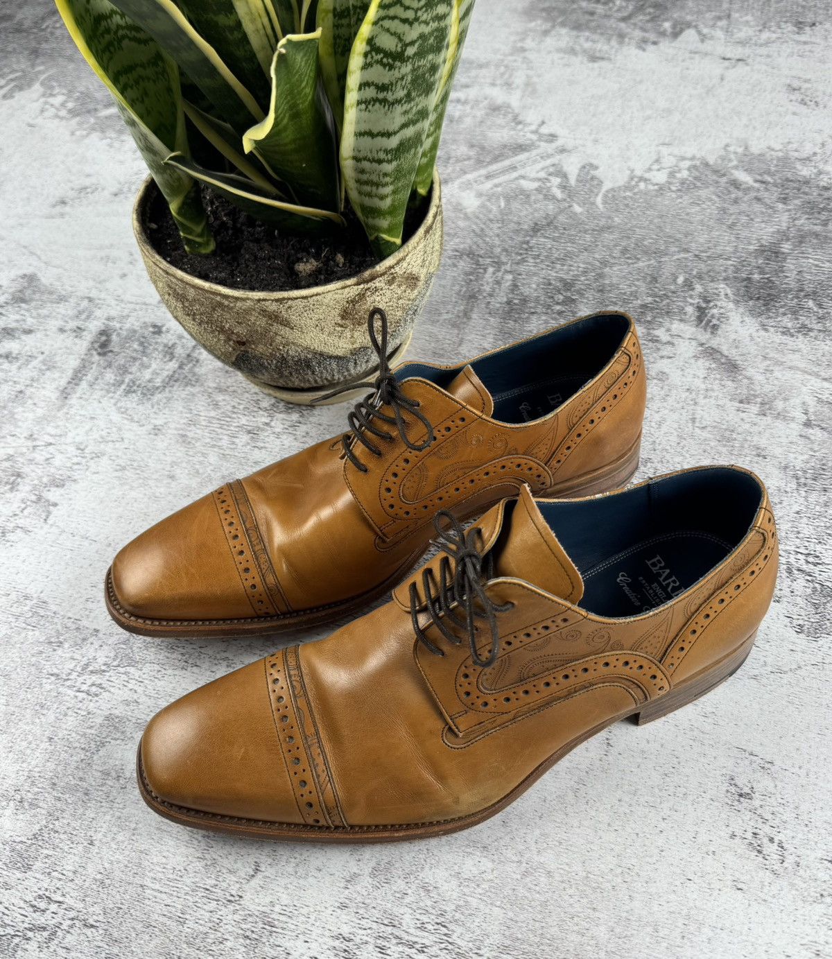 Barker Barker Nova Leather Brounge Wingtip Classic Shoes Size 10 Size US 10 / EU 43 - 1 Thumbnail