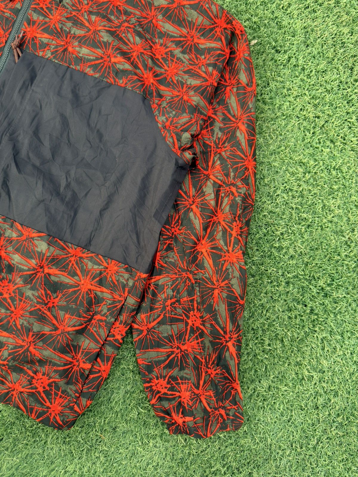Nike ACG Nike ACG AOP 2.5L Packable Rush Red Jacket Size US M / EU 48-50 / 2 - 6 Thumbnail
