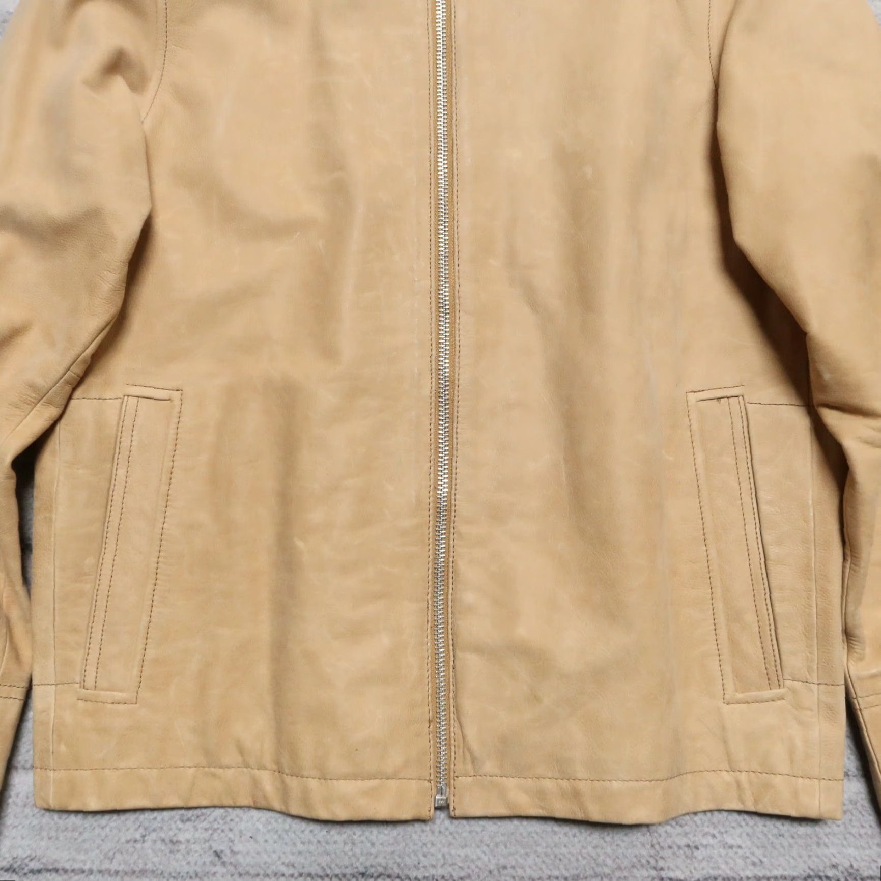 Gap VINTAGE GAP Leather Motorcycle Jacket Mens Leather Jacket Tan Small 2004 90s Cafe Racer Vintage GAP Leather Motorcycle Jacket Size US S / EU 44-46 / 1 - 3 Thumbnail