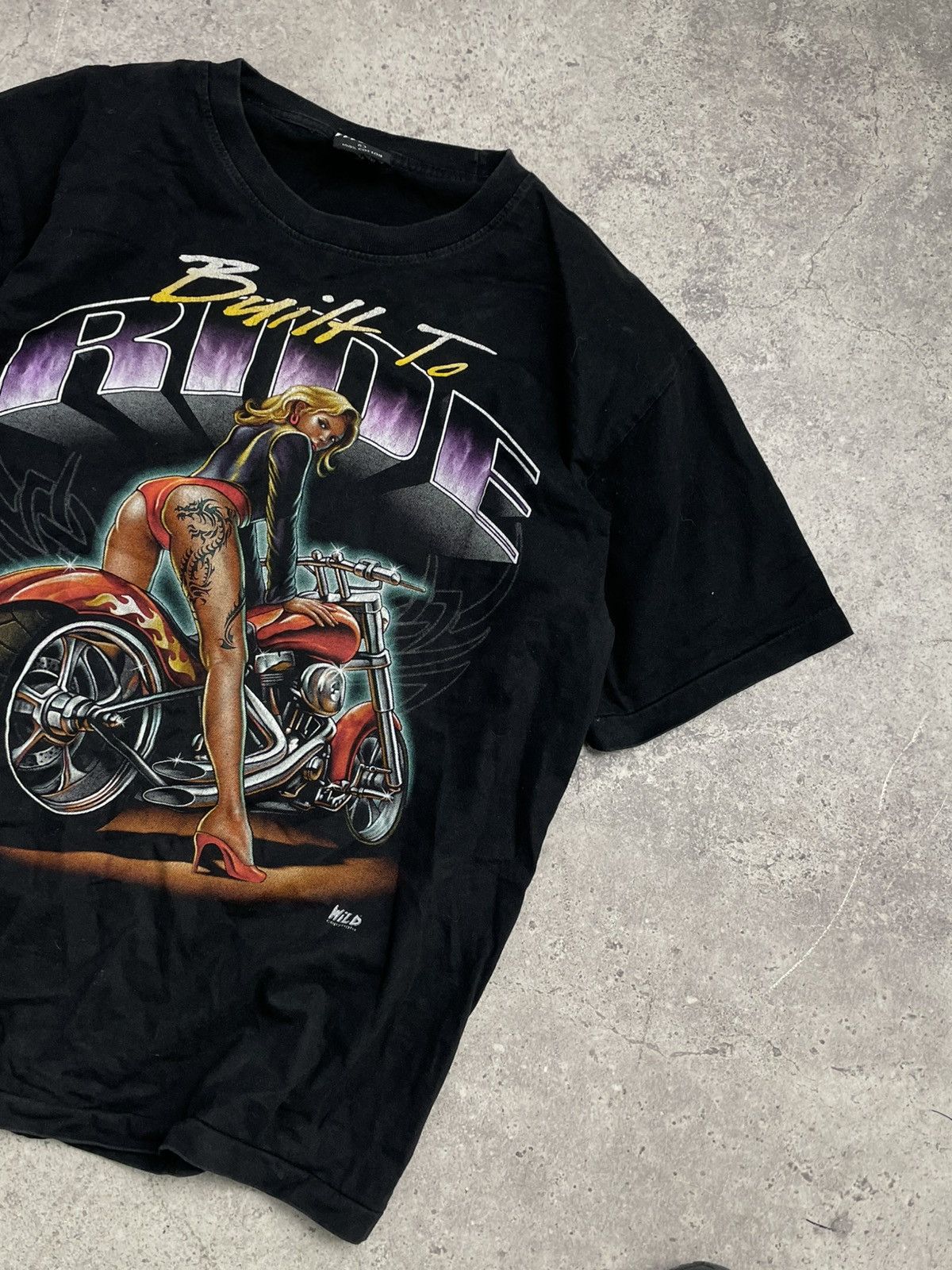 Band Tees × Harley Davidson Vintage Men's Large Built To Ride Wild Tee "Sexy Girl" Size US L / EU 52-54 / 3 - 3 Thumbnail