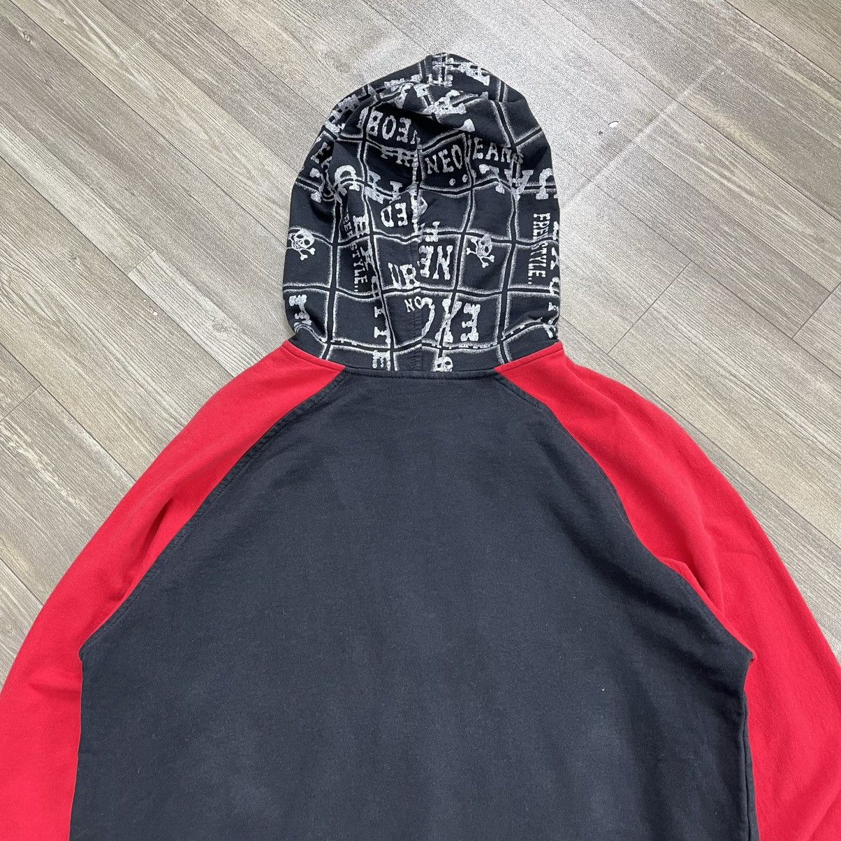 Japanese Brand 2000s Belavion Skulls Street Full Mask Half Zip Hoodie Ifsix Size US S / EU 44-46 / 1 - 12 Thumbnail