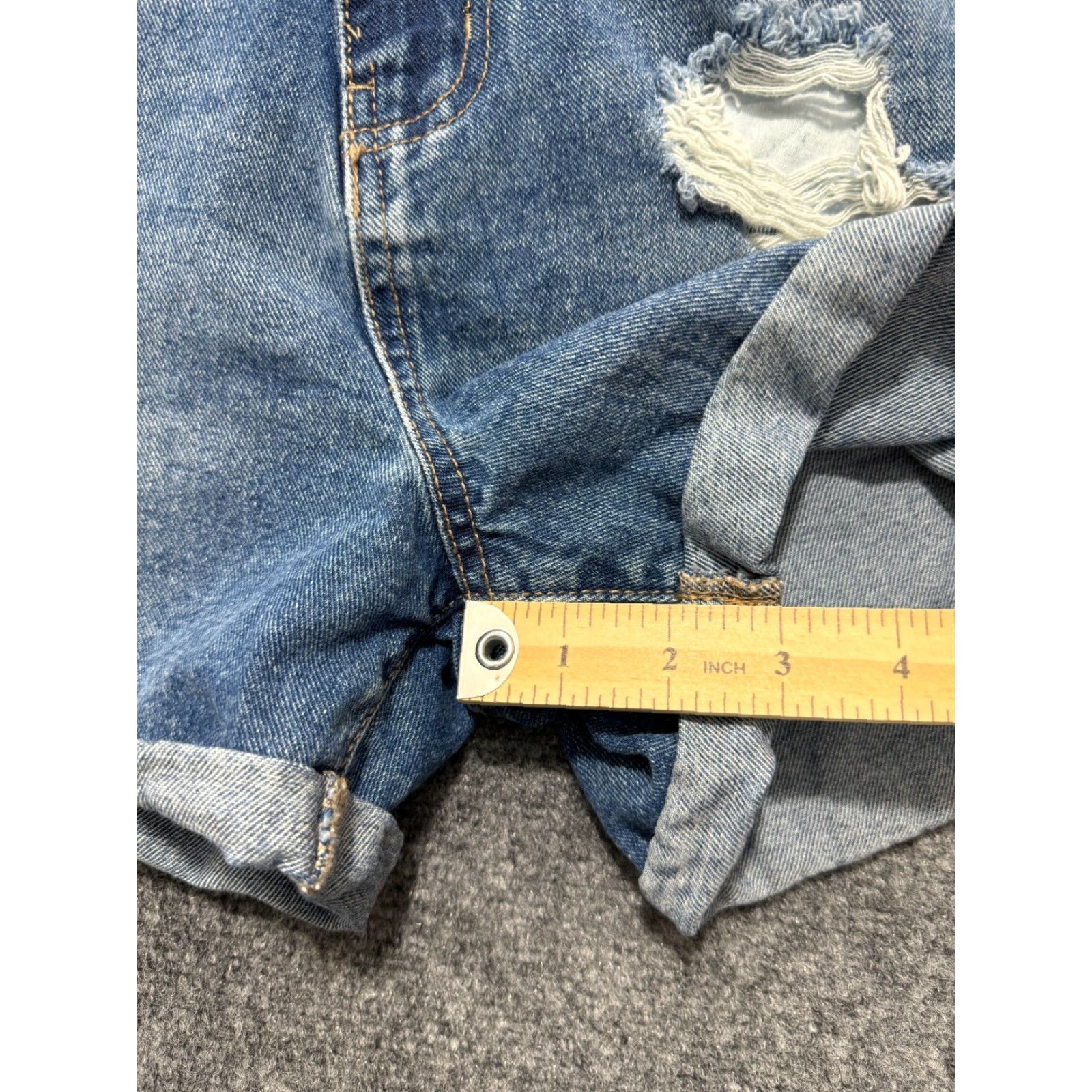 Denime VINTAGE Refuge Denim Distressed Ripped Jean Shorts Juniors Size 7 Blue Cuffed Size 30" / US 8 / IT 44 - 5 Thumbnail