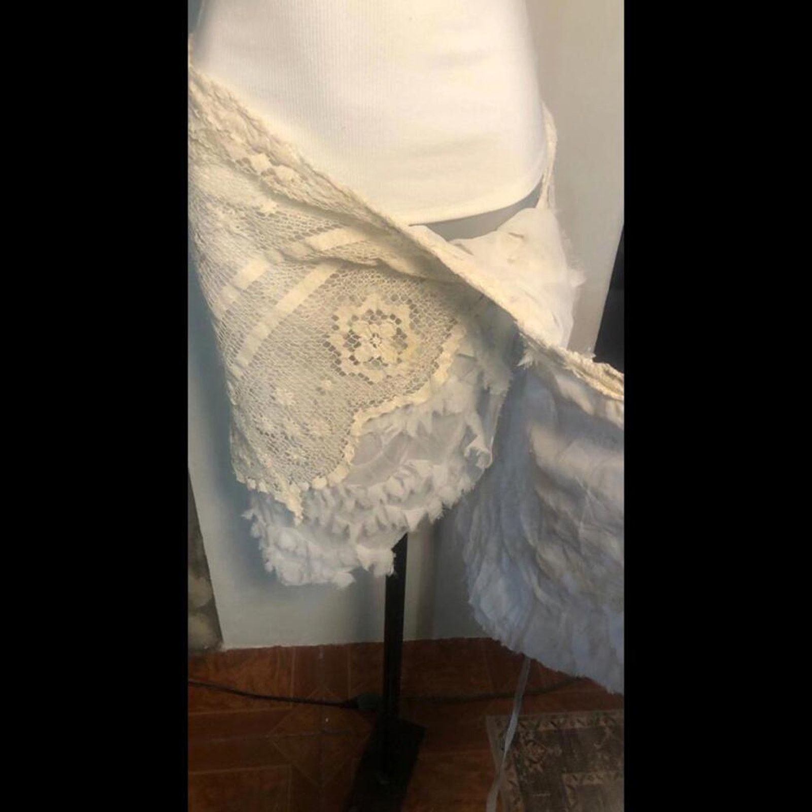 Other Silk knitted embroidered wrap skirt with ruffle under Size 30" / US 8 / IT 44 - 10 Thumbnail