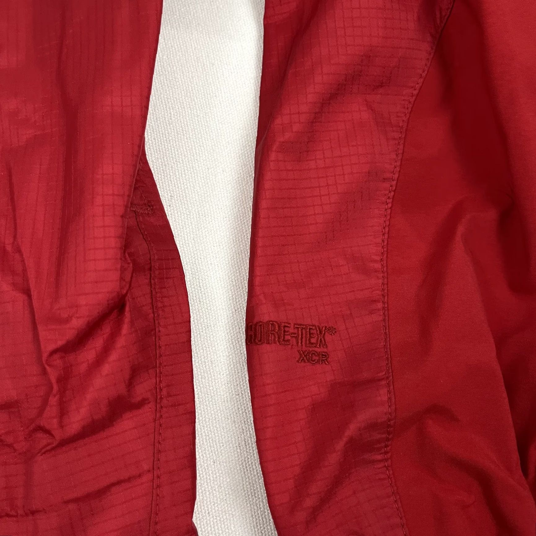 Marmot VINTAGE Marmot Gore Tex XCR Rain Jacket Womens M Red Hooded Outdoor Jacket Size M / US 6-8 / IT 42-44 - 4 Thumbnail