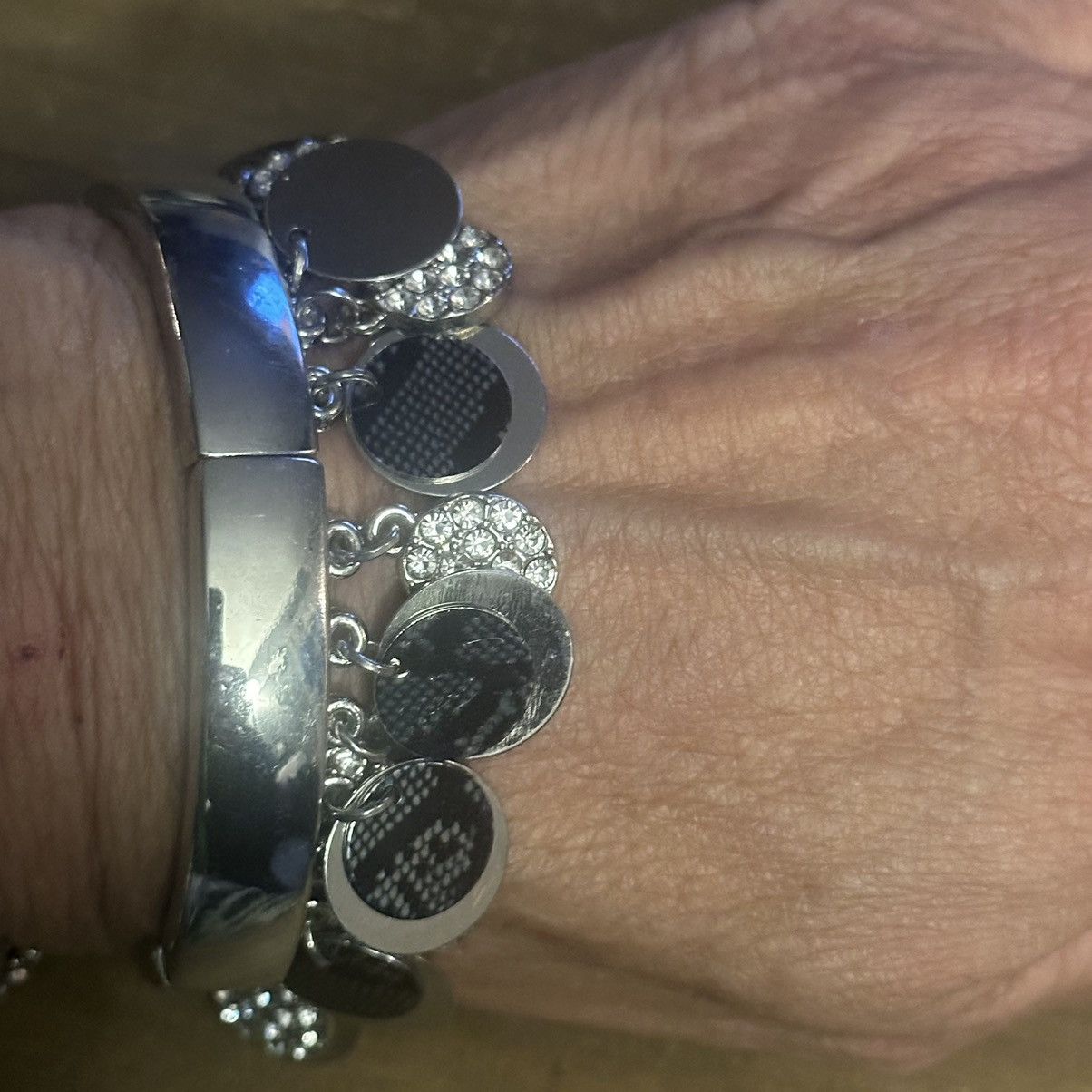 Other Dangle disc charms stretch bracelet Size ONE SIZE - 2 Thumbnail