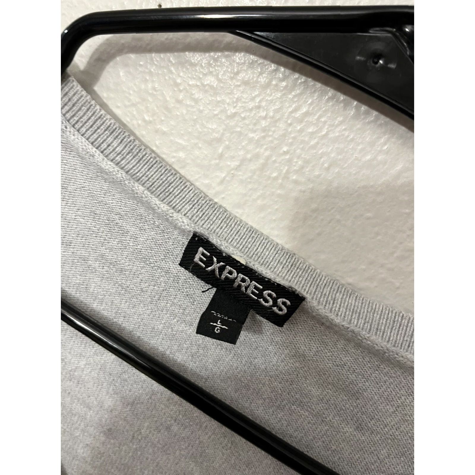 Express Express Womens Sweater V-Neck Gray Size L Pullover Size L / US 10 / IT 46 - 3 Thumbnail