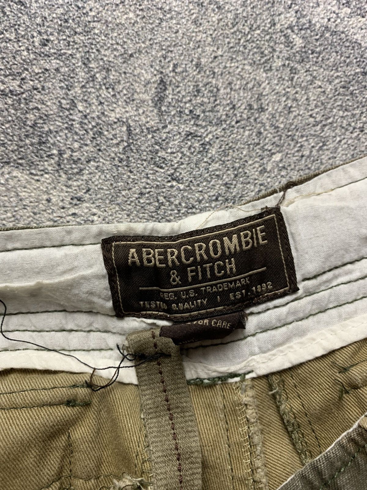Abercrombie & Fitch 🐍 SOLD 🐍Abercrombie & Fitch - Trash Faded Cargo Camo Pants Size US 32 / EU 48 - 5 Thumbnail
