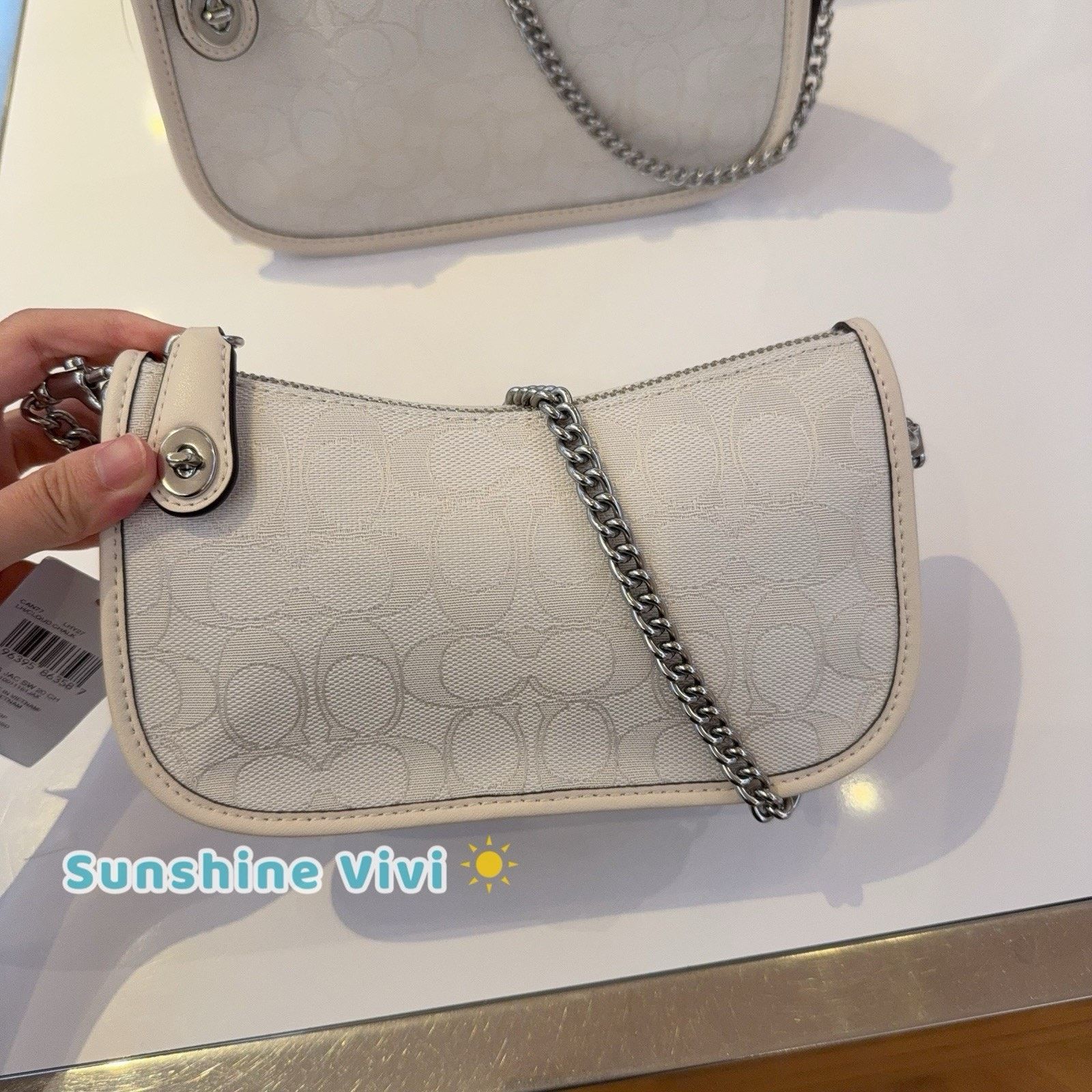 NWT Coach Signature Swinger 20 Silver/Cloud Chalk can77
