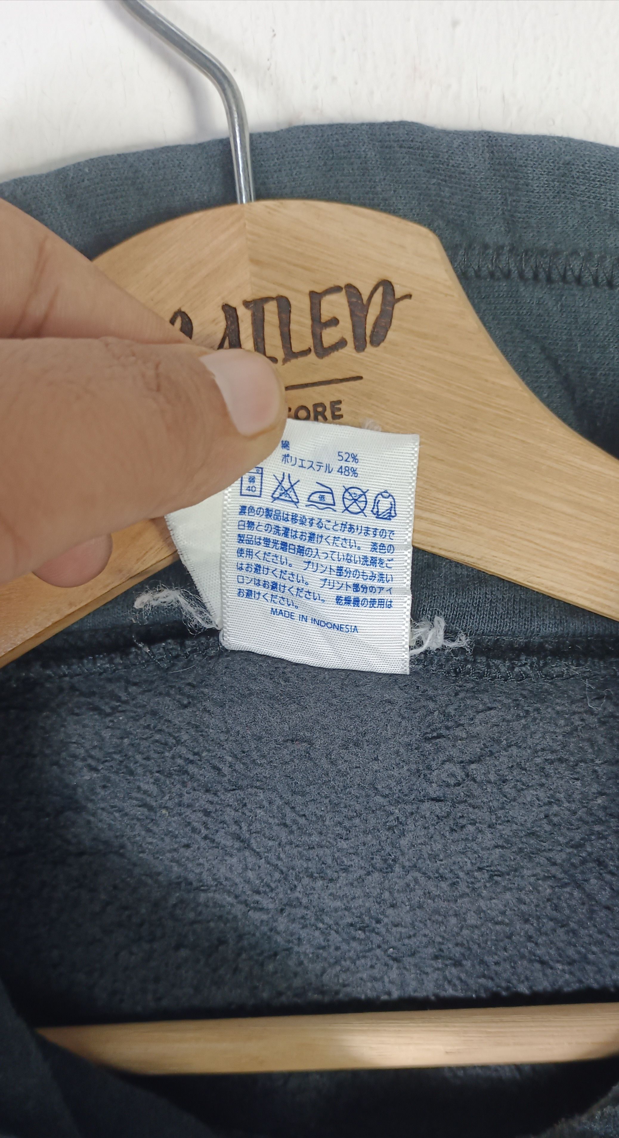 Japanese Brand Club N°1Z Star Emblem Cross Laurel Box Logo Size US L / EU 52-54 / 3 - 11 Thumbnail