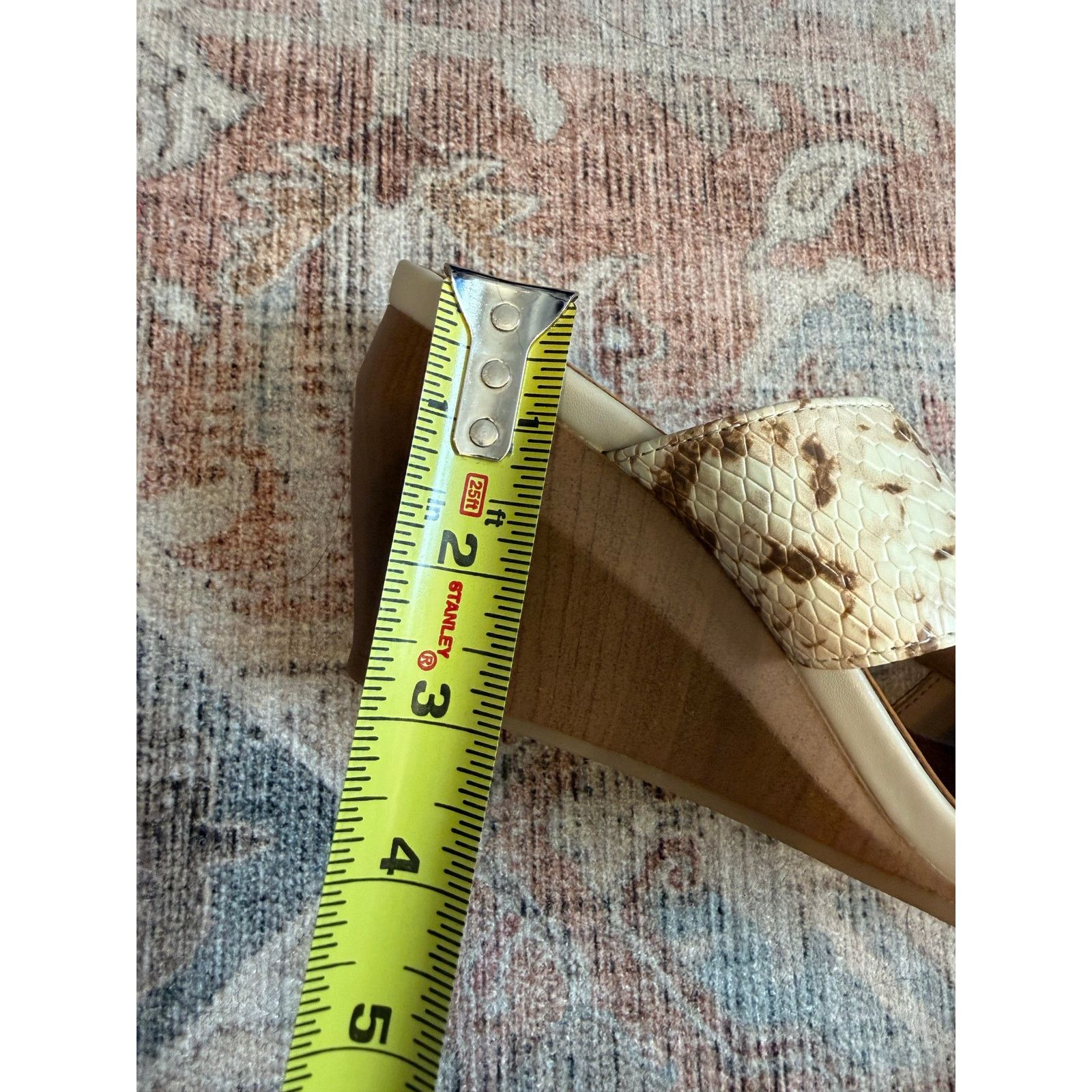 Nordstrom Baretraps Yinifer Snakeskin Wedge Cream/Brown Sandal Sz 8.5 Size US 8.5 / IT 38.5 - 5 Thumbnail