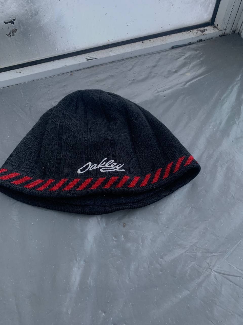 Oakley Vintage Oakley Beanie Hat Outdoor Streetwear Size ONE SIZE - 2 Thumbnail