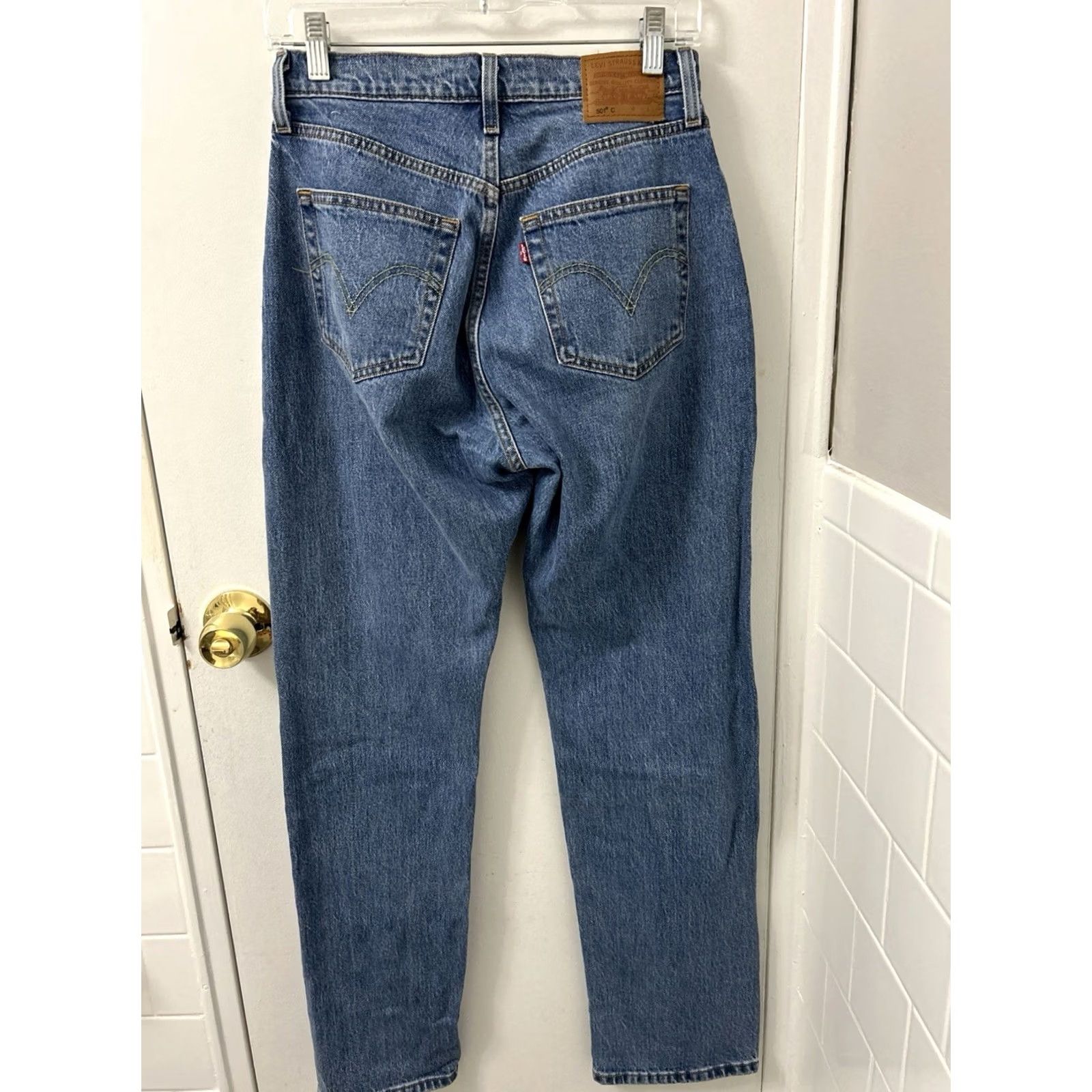 Vintage Levi Strauss 501 Curve Jeans Womens 27x32 Blue Wash High Rise Straight Leg Slim Regular 5-Pocket Denim Button Fly NWT Vintage No N/A Size 27" / US 4 / IT 40 - 5 Thumbnail