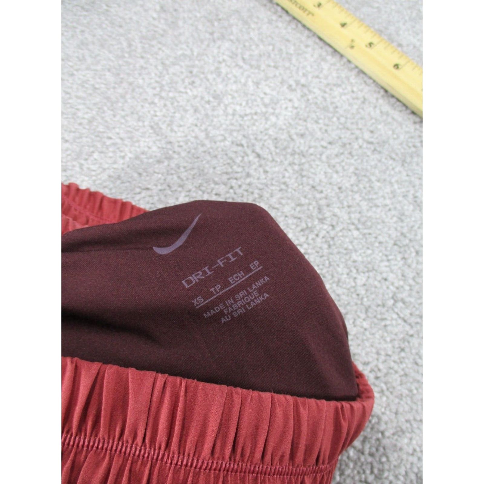 Nike Nike Shorts Women XS Dri-FIT Lightweight Red 2.5" Wide Waistband Athletic Cross Training Gym Running Mens Womens Girls Boys Size 26" / US 2 / IT 38 - 7 Thumbnail
