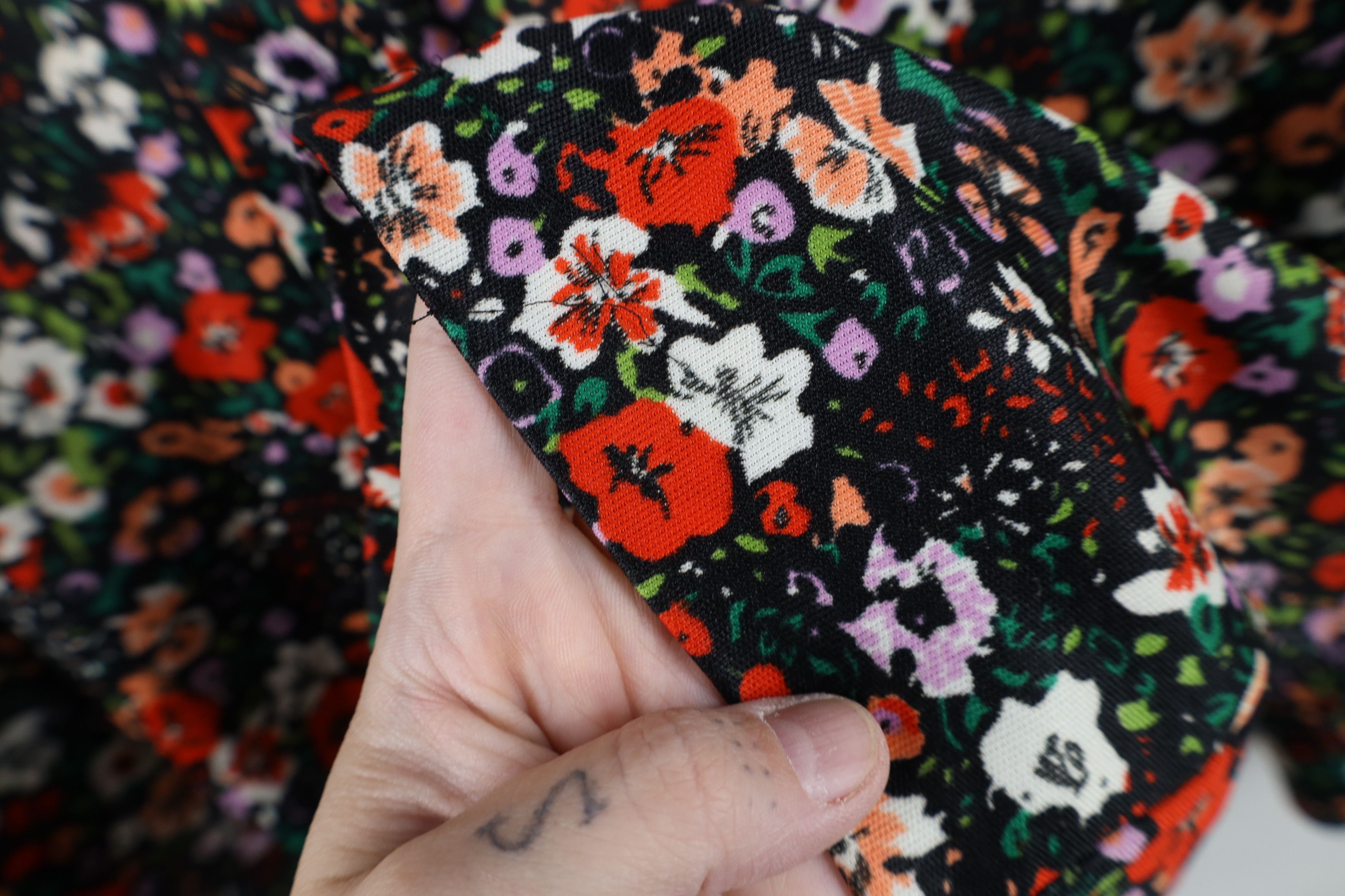 Vintage Vintage 60s 70s Streetwear Floral Knit Collared Button Shirt Size M / US 6-8 / IT 42-44 - 10 Thumbnail