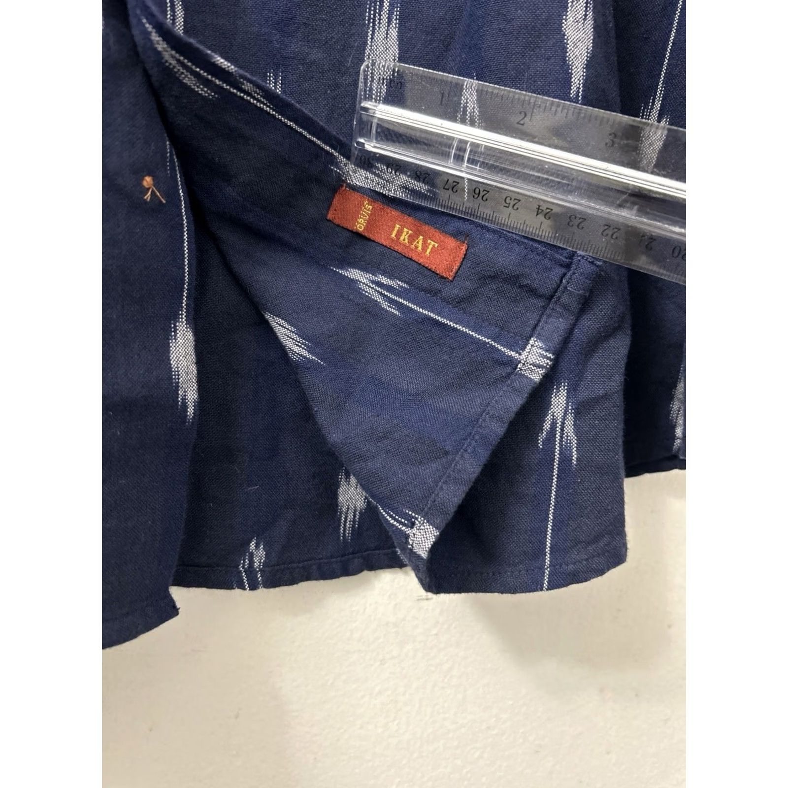 Orvis Orvis Shirt Mens XL Blue Cotton Button-Down Ikat Short Sleeve S/S Geometric Collared Pockets Lightweight Breathable Casual Travel Vintage No Size US XL / EU 56 / 4 - 6 Thumbnail