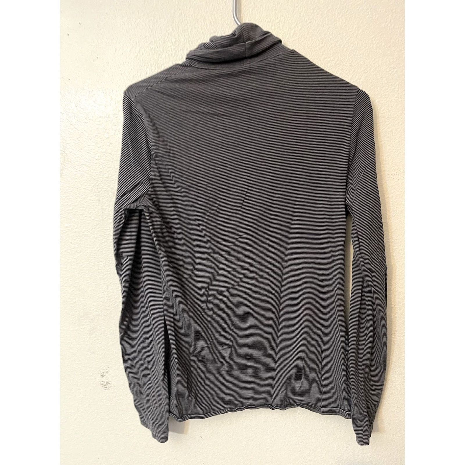 Eddie Bauer Eddie Bauer Womens Gray Black Striped Turtleneck Long Sleeve Shirt Top Sz Small Size S / US 4 / IT 40 - 2 Thumbnail