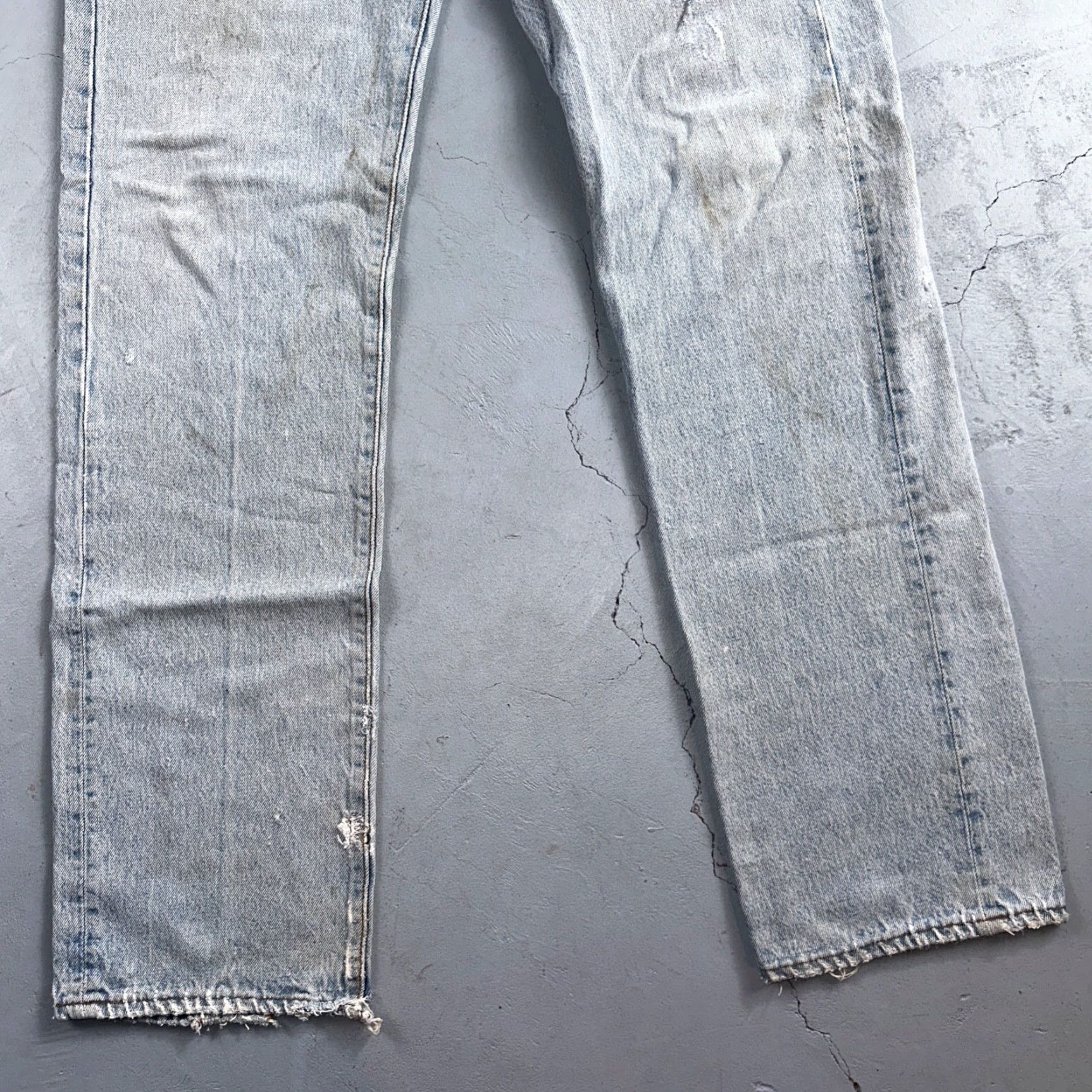 Levi's VINTAGE Levi's 501 Jeans Straight 34x36 Blue Light Wash 80s USA Mens Size US 34 / EU 50 - 3 Thumbnail