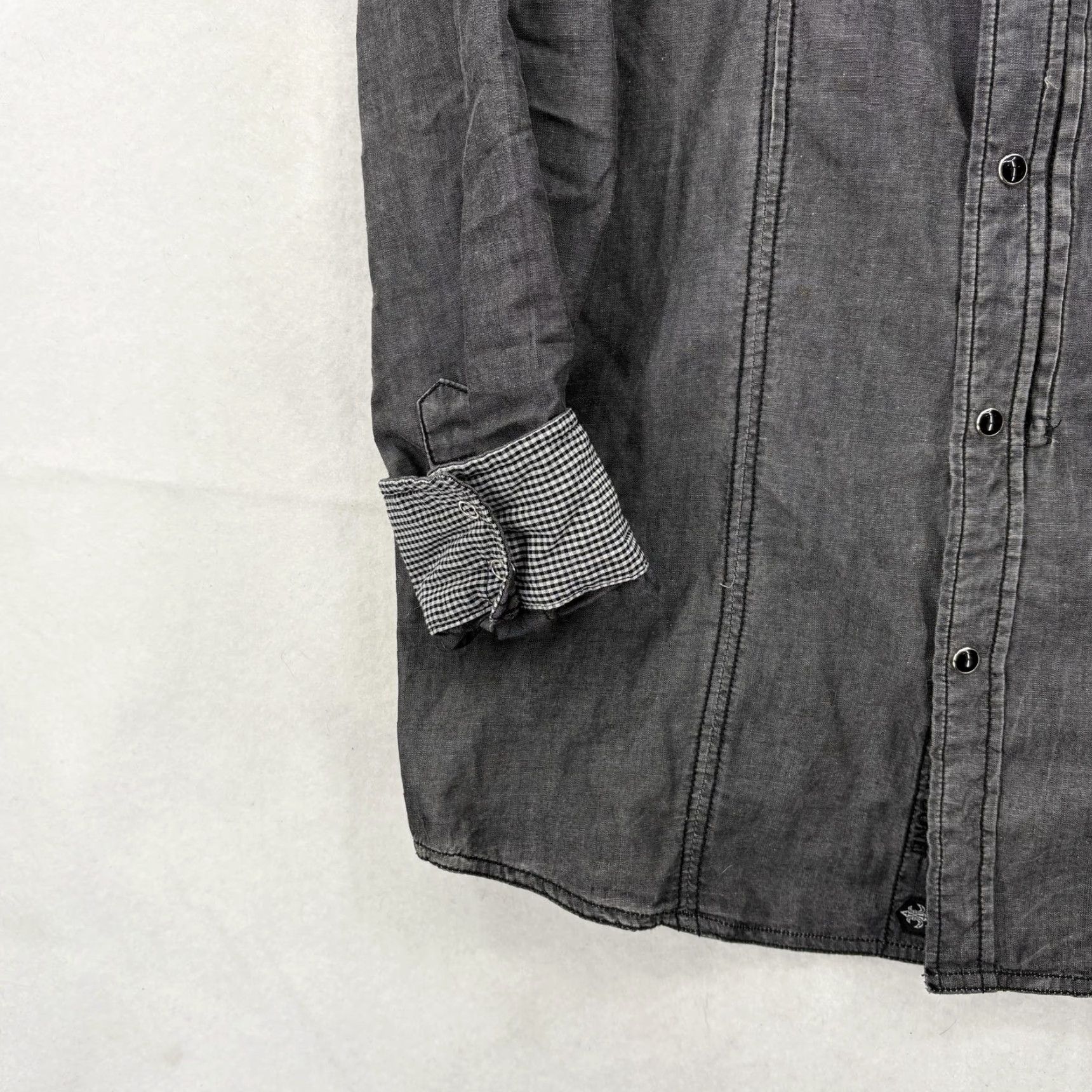 Roar Roar Shirt Mens Large Gray Chambray Long Sleeve Button-Up Applique Grunge Y2K Size US L / EU 52-54 / 3 - 4 Thumbnail