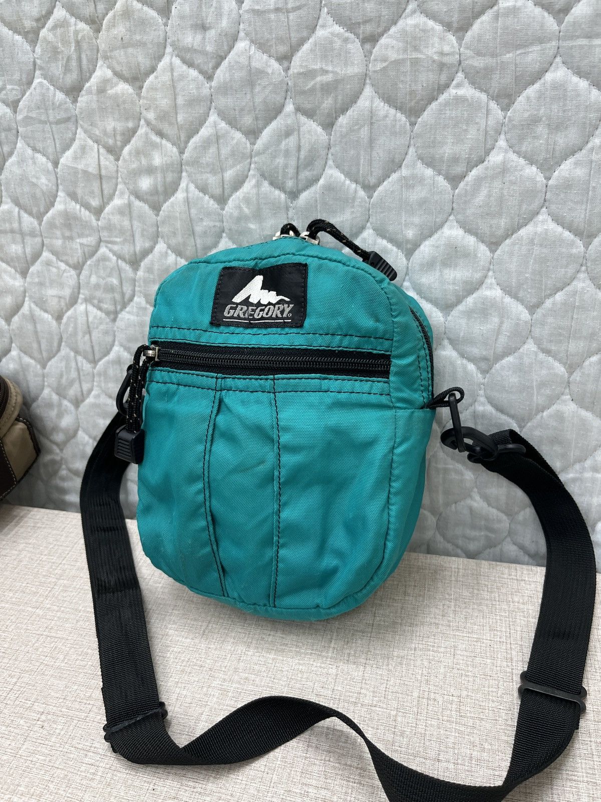 Gregory 🔥🔥🔥STEALS VTG GREGORY SLING BAG Size ONE SIZE - 3 Thumbnail