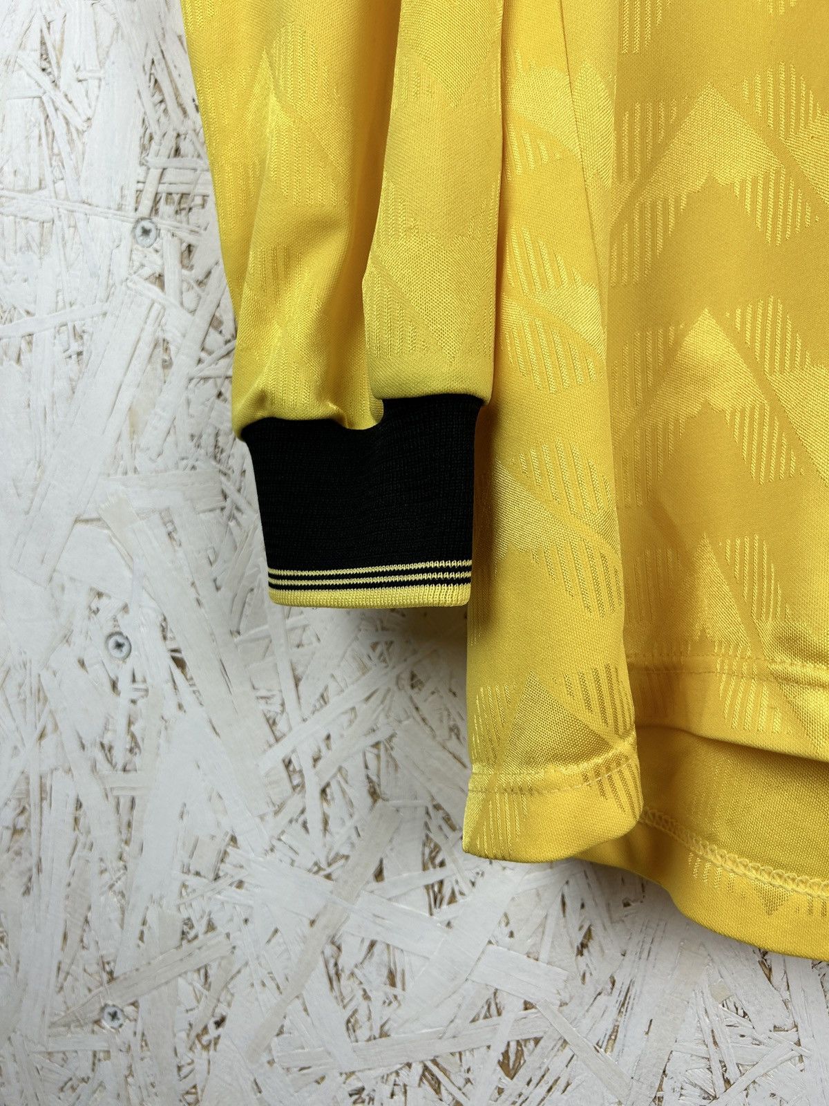 Umbro 90s Umbro Template Long Sleeve Soccer Football Jersey ~L Size US L / EU 52-54 / 3 - 3 Thumbnail
