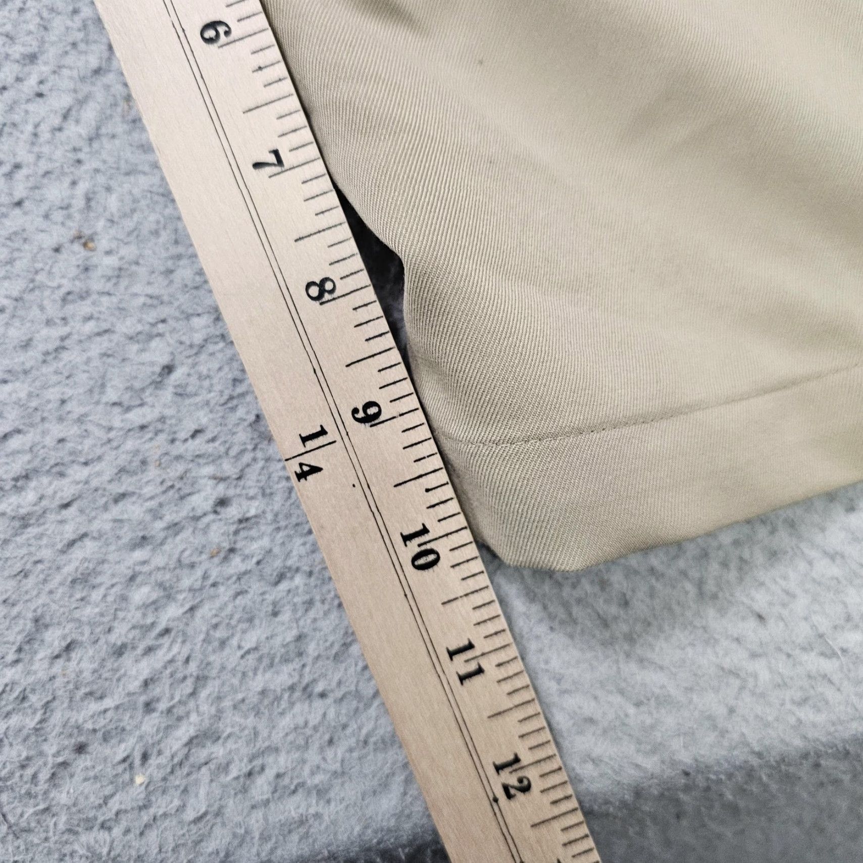 Haggar Haggar Shorts Mens 48 Chino Beige 11 Inseam Cool 18 Quick Dry UPF 50 Casual Belt Loops Flat Front Size US 32 / EU 48 - 4 Thumbnail