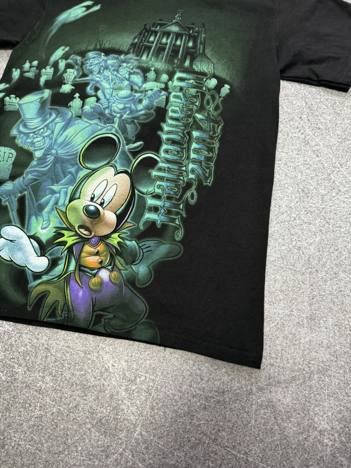 Disney Vintage Halloween 20014 Mickey Disneyland Graphic print tee Size US S / EU 44-46 / 1 - 5 Thumbnail