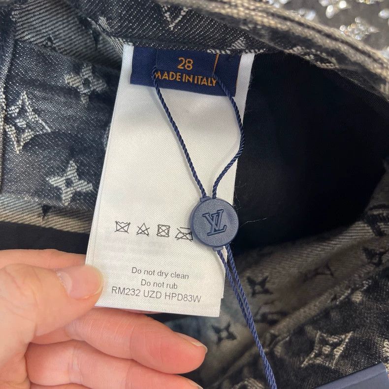 Louis Vuitton Louis Vuitton Limited logo full diamond jeans Size US 28 / EU 44 - 5 Thumbnail