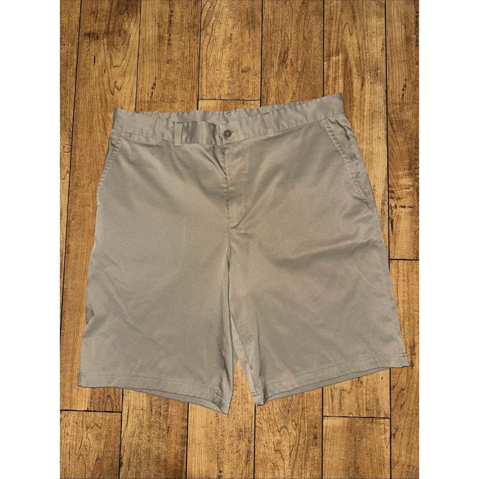 Nike Nike Dri fit Golf Shorts Khaki Size 36 Size US 36 / EU 52 - 1 Thumbnail