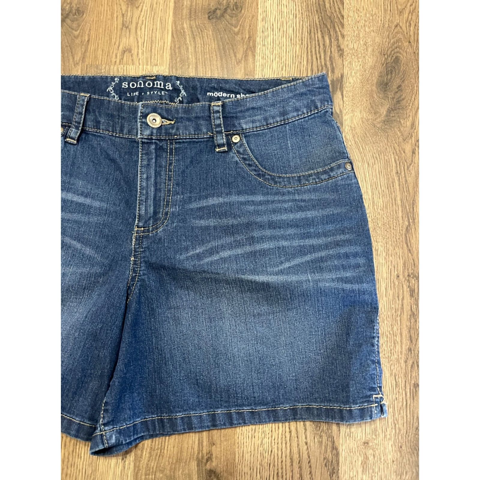Vintage Sonoma Shorts Womens Size 10 Denim Blue Bermuda Modern Short Casual Regular Fit Front Flat Front Women's Clothing Size 32" / US 10 / IT 46 - 4 Thumbnail