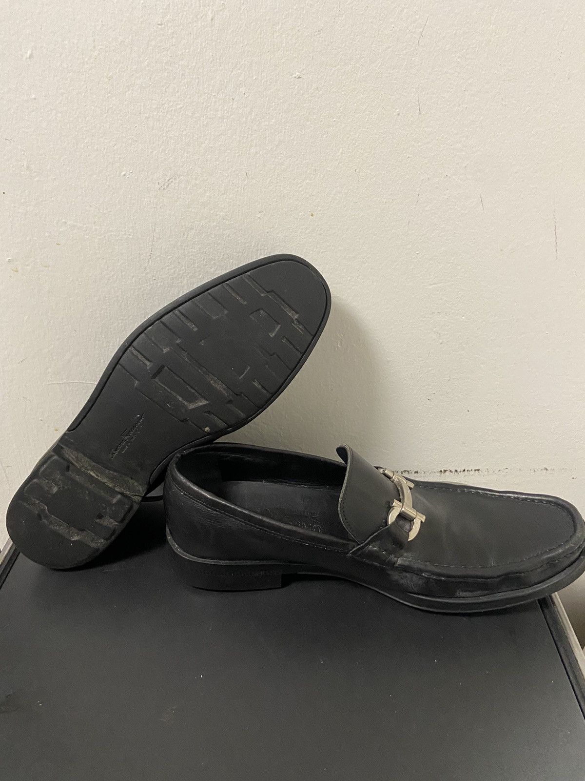 Salvatore Ferragamo SALVATORE FERRAGAMO Horse Shoe Men's Size 8 D Black Loafers Size US 8 / EU 41 - 7 Thumbnail