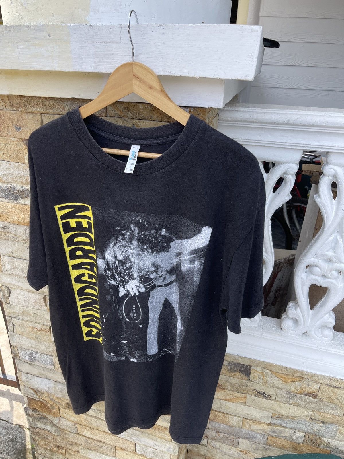 Band Tees Last Drop🔥Rare🔥Vintage Soundgarden Promo Faded Grunge Tee Size US L / EU 52-54 / 3 - 3 Thumbnail