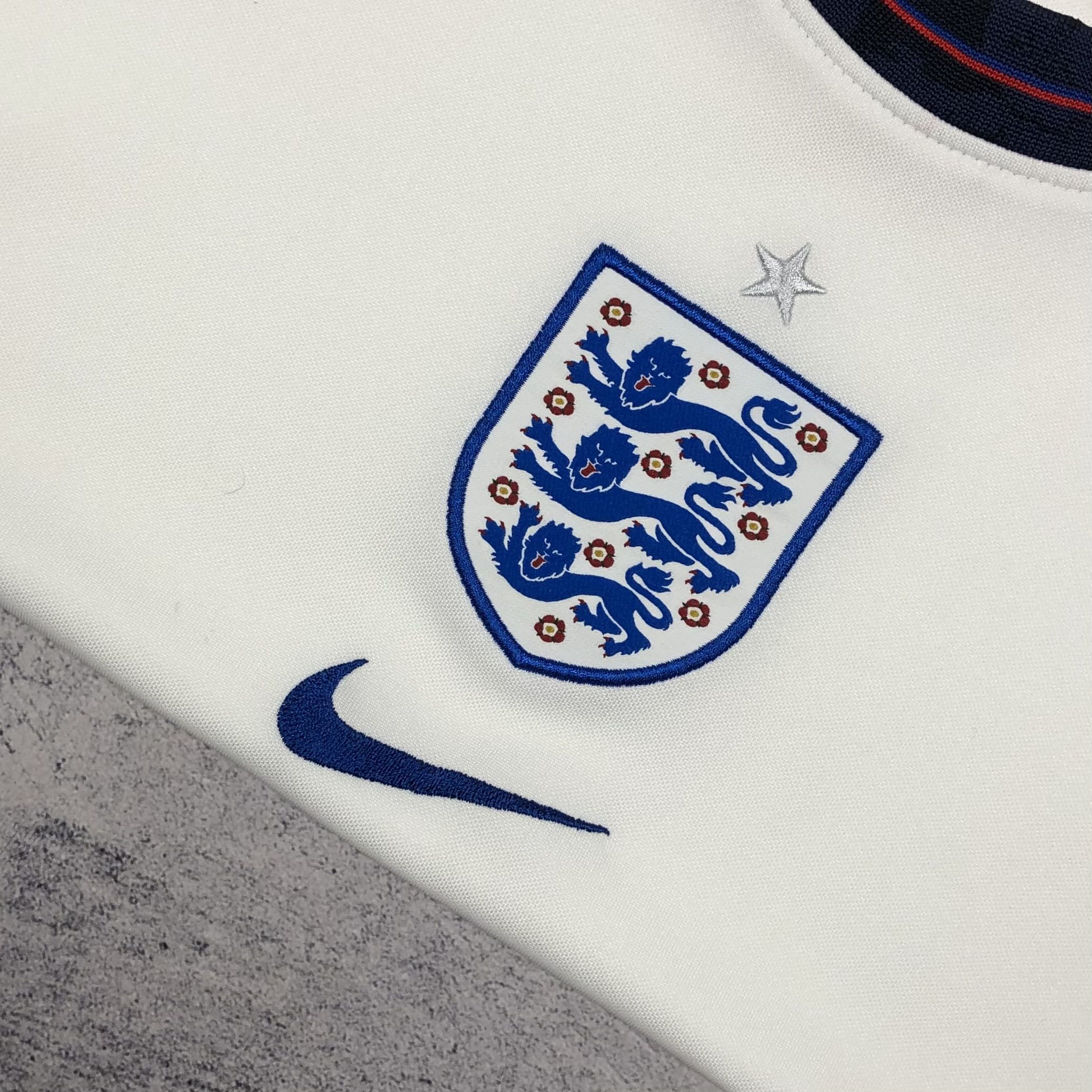 Nike England 2020-2021 Nike Home Soccer Football Jersey Size US S / EU 44-46 / 1 - 3 Thumbnail