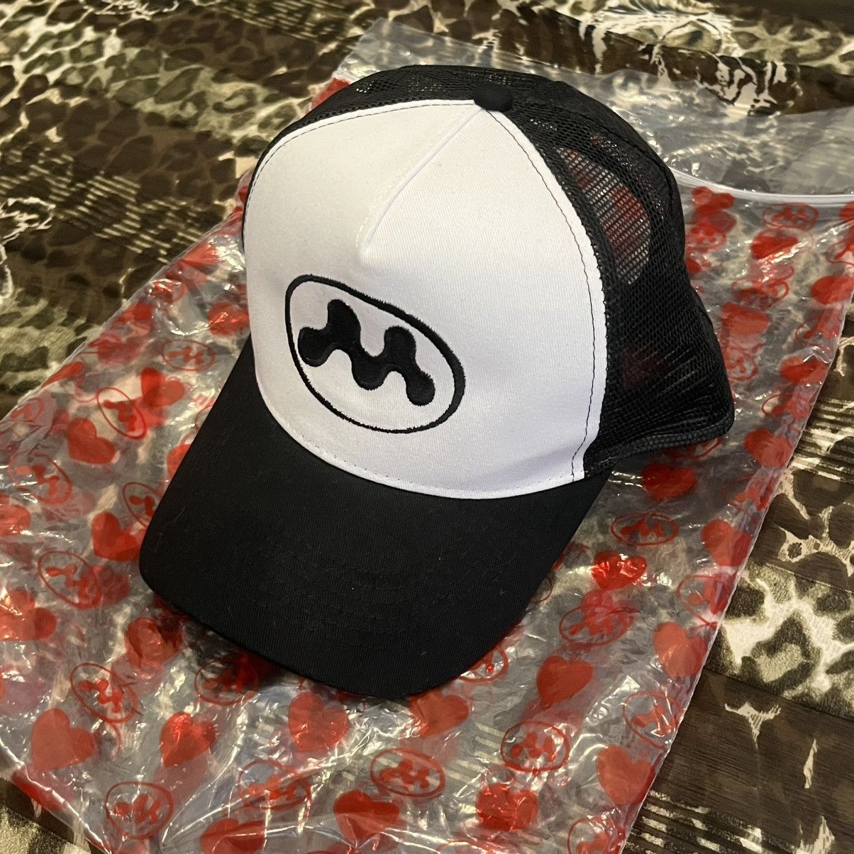 mowalola Puff Puff Trucker キャップ ブラック HATS – MOWALOLA
