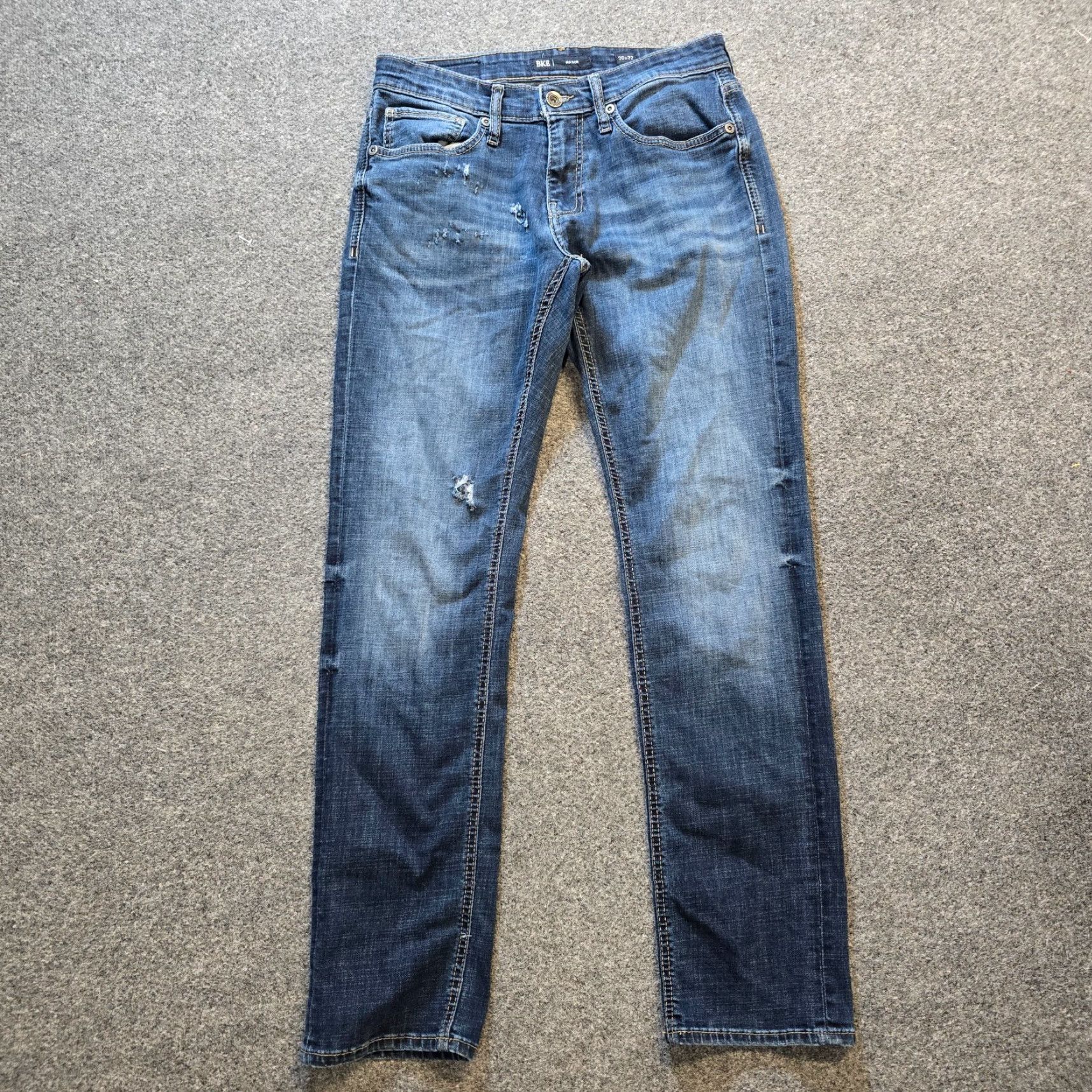 Vintage **Buckle Mid Rise Tapered Jeans Mens Blue 30x32** User: **Buckle Tapered Mid Rise Jeans Mens Blue 30x32** Size 30" / US 8 / IT 44 - 2 Thumbnail