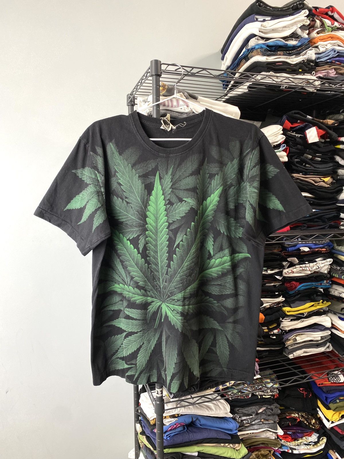 Band Tees 90’s Vintage All Over Print Marijuana T Shirt Cannabis Weed Size US M / EU 48-50 / 2 - 1 Thumbnail