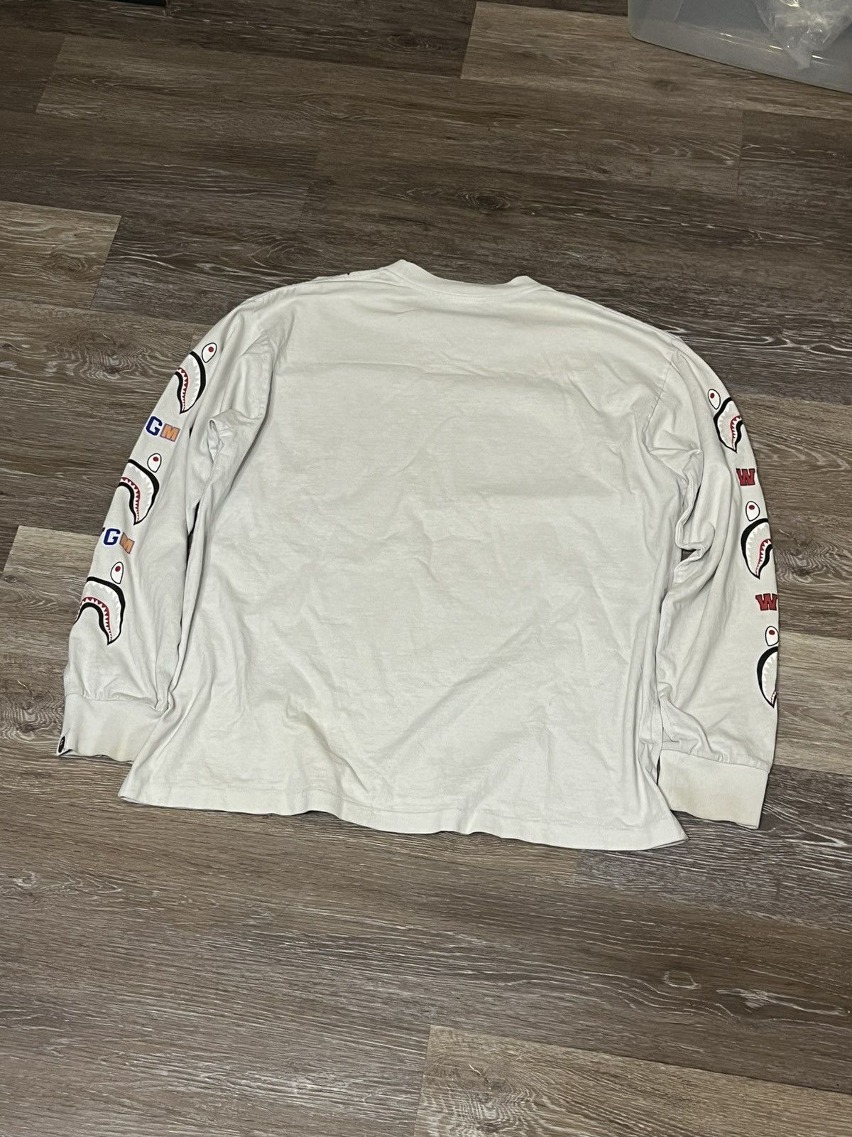 Bape WHITE WGM SHARK L/S CREWNECK RELAXED FIT Size US L / EU 52-54 / 3 - 4 Thumbnail