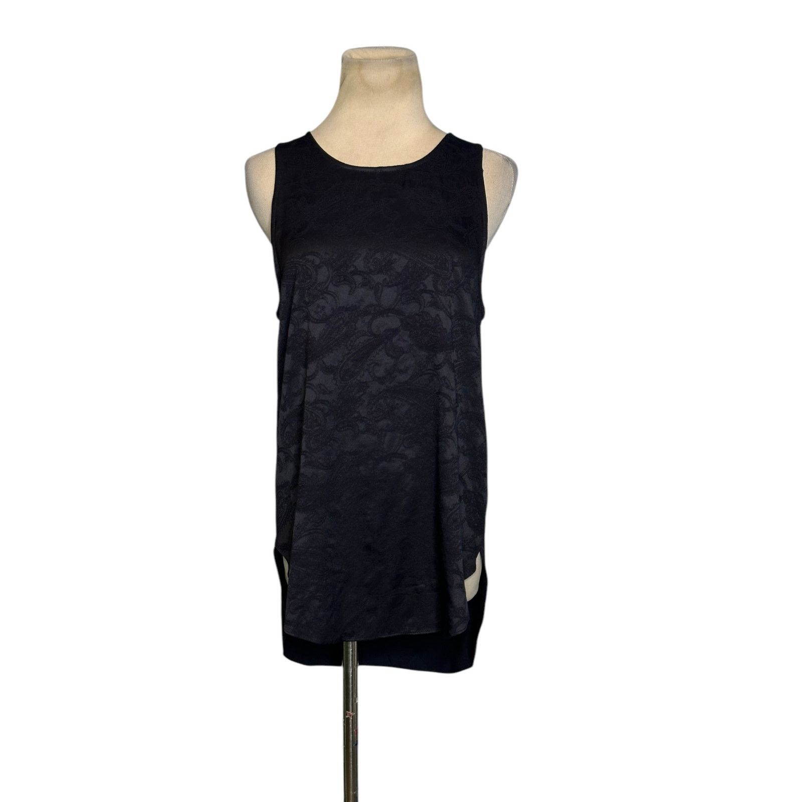 Aritzia Wilfred Black Paisley Brocade Back Zip Tank Top Size Small Size S / US 4 / IT 40 - 14 Thumbnail
