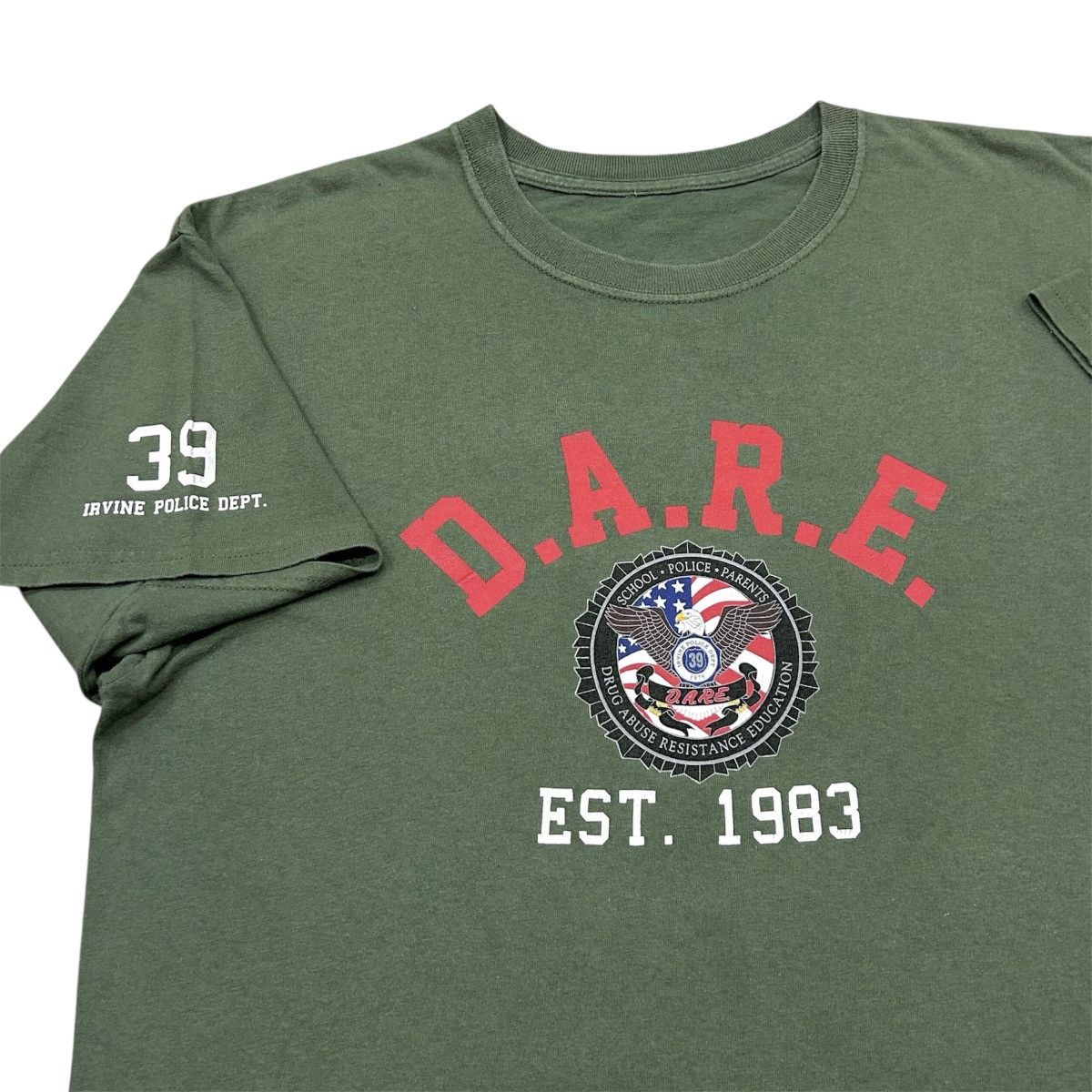 Other Vintage DARE To Resist Drugs and Violence USA Police Tshirt Size US L / EU 52-54 / 3 - 3 Thumbnail