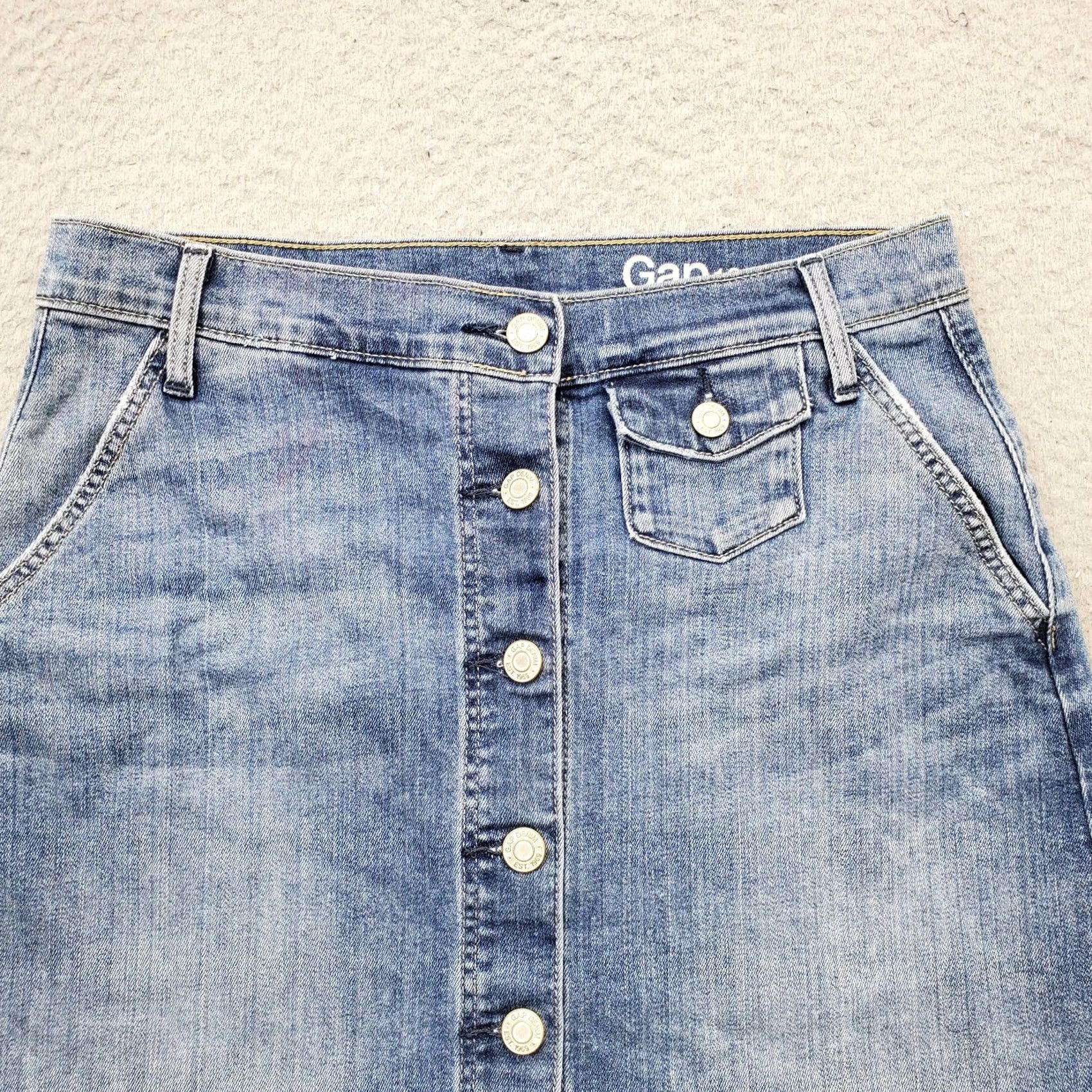 Gap Gap Jeans Midi Skirt Womens 27 Blue Denim Medium Wash Pockets Button Front Slit Pockets A-Line Casual Shirt not; Size 27" / US 4 / IT 40 - 3 Thumbnail
