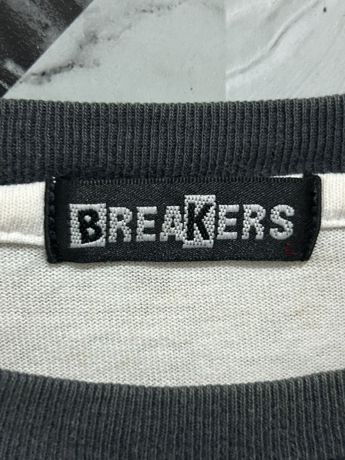 Japanese Brand Vintage Sunfaded breakers japanese brand tees Size US M / EU 48-50 / 2 - 5 Thumbnail