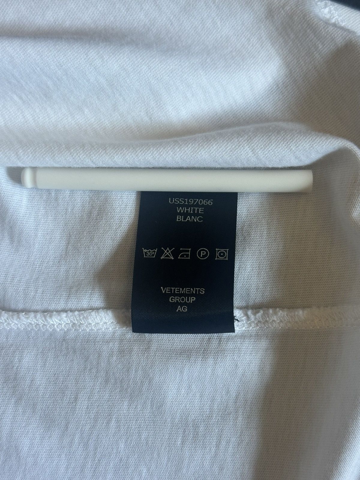 Vetements VETEMENTS QR Code Tee Size US M / EU 48-50 / 2 - 8 Thumbnail