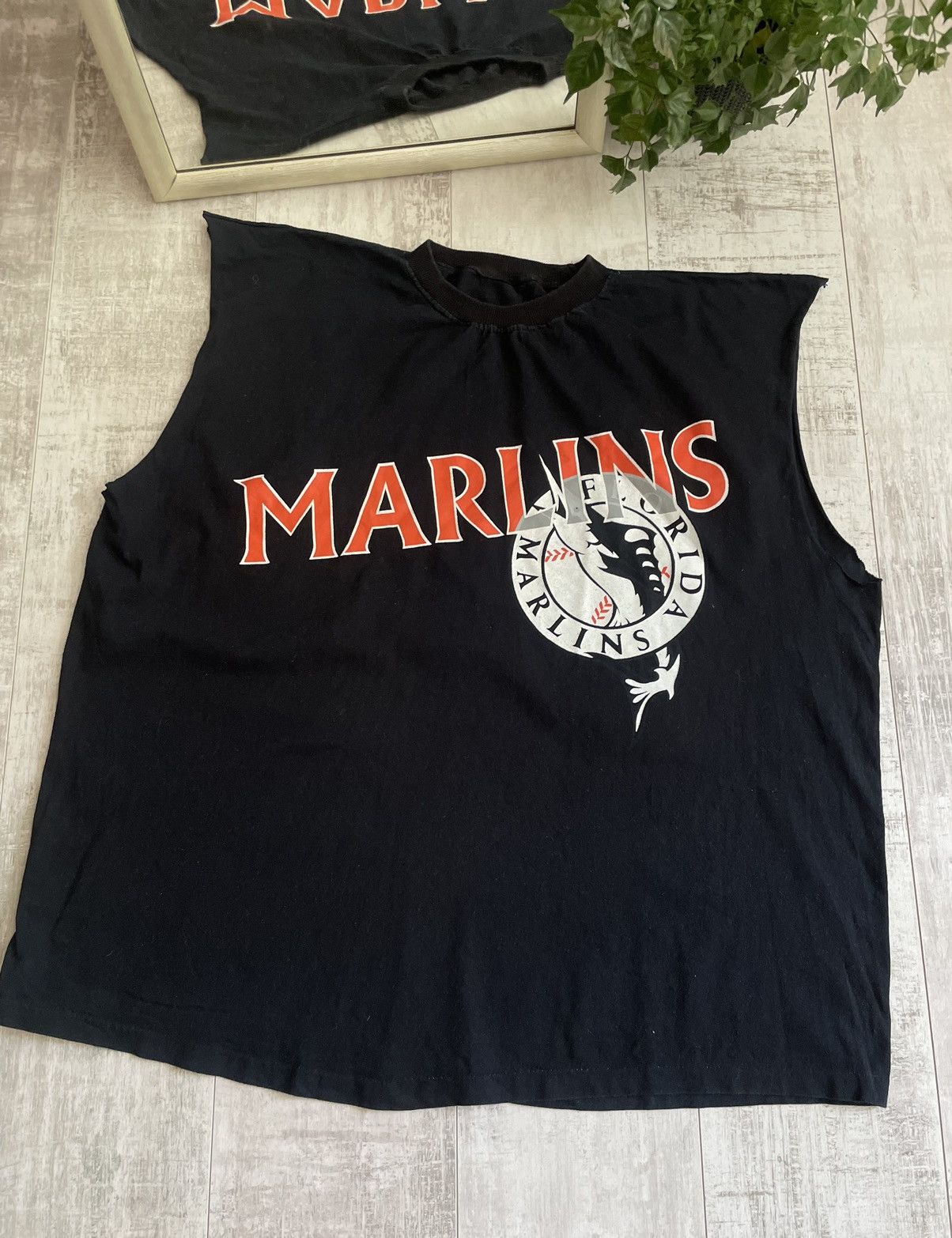 MLB 80’s Florida Marlins Vintage MLB Short Sleeve Tee Black RARE Size US XXL / EU 58 / 5 - 2 Thumbnail